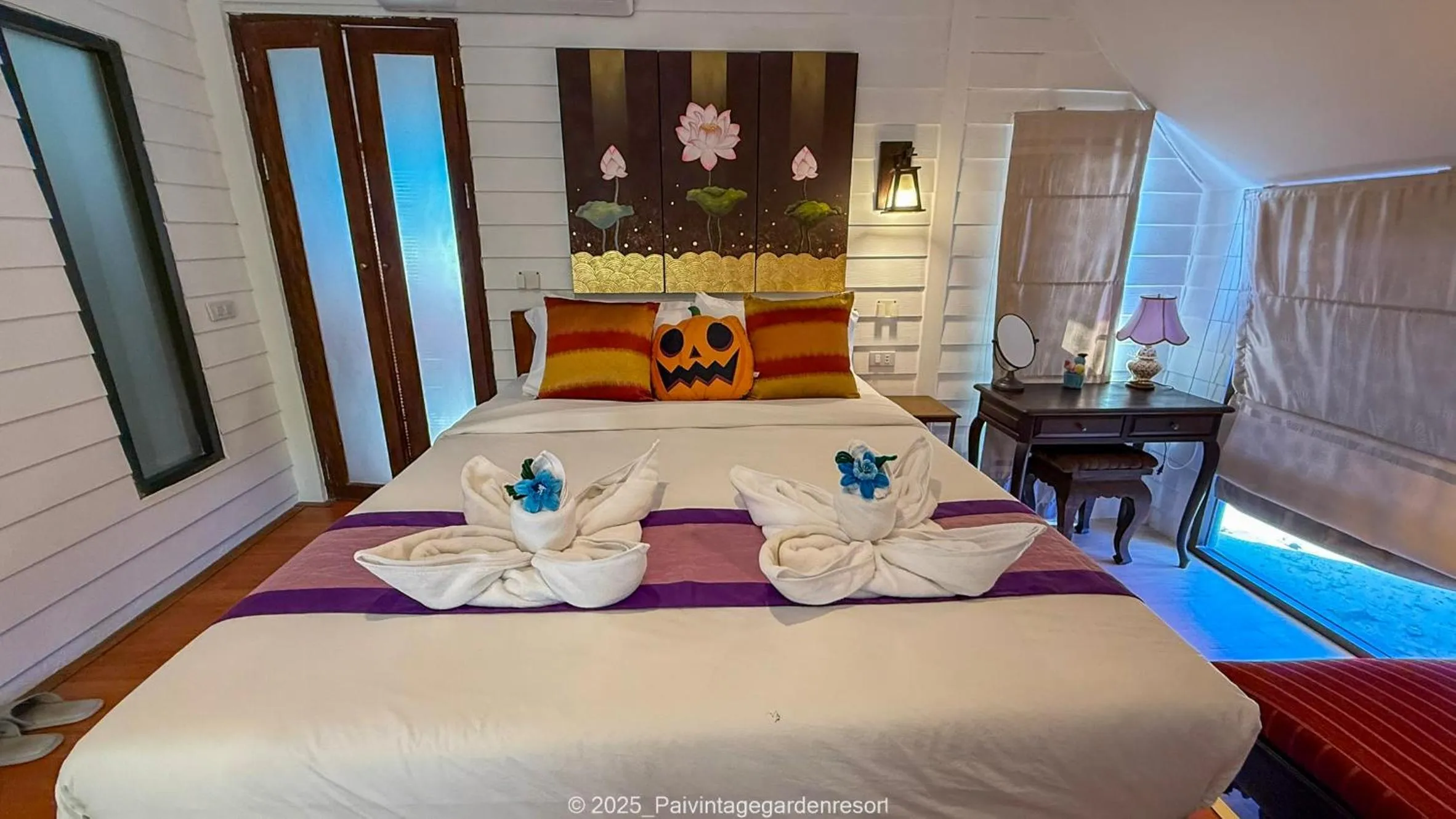 Bed in Pai Vintage Garden Resort