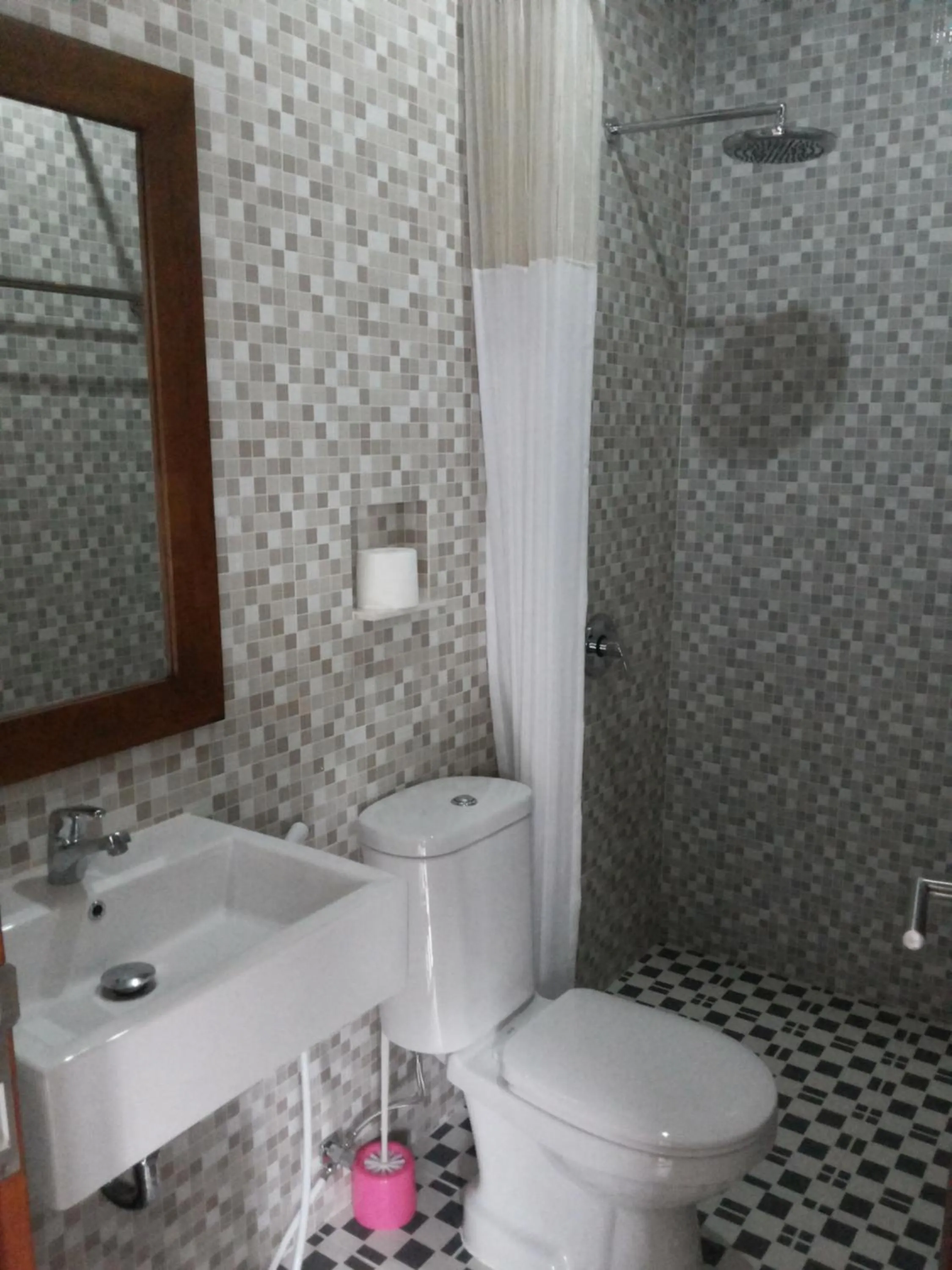 Bathroom in Putri Homestay