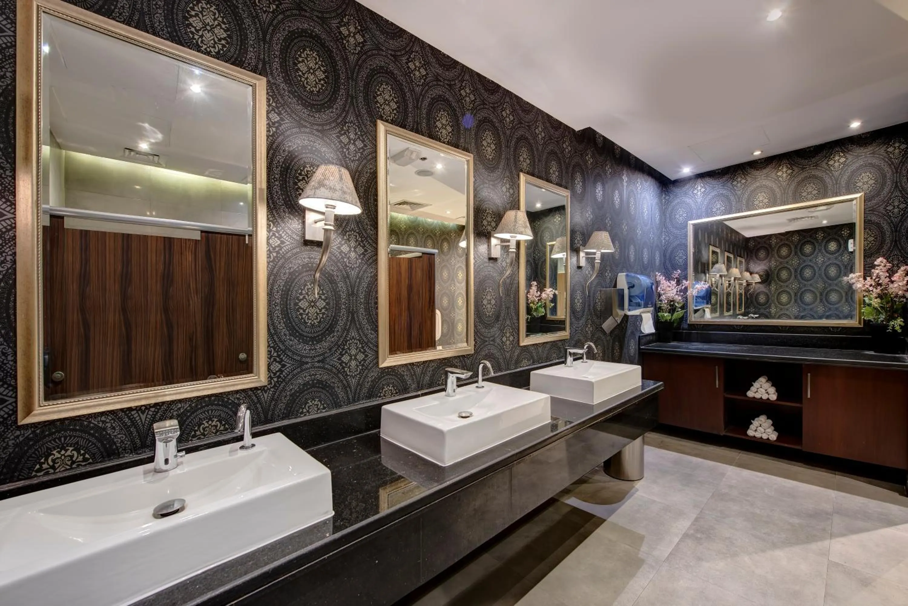 Bathroom in Grandeur Hotel Al Barsha