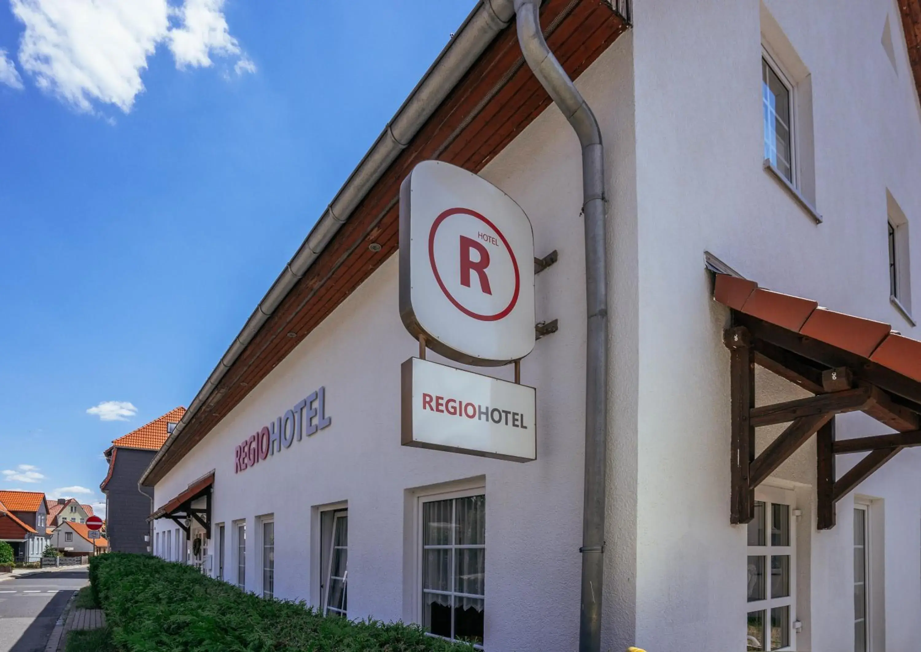 Property building in REGIOHOTEL Pfälzer Hof Wernigerode - #Familienfreundlich #PreiswertÜbernachten #Harzurlaub #FreeParking Property building in REGIOHOTEL Pfälzer Hof Wernigerode - #Familienfreundlich #PreiswertÜbernachten #Harzurlaub #FreeParking