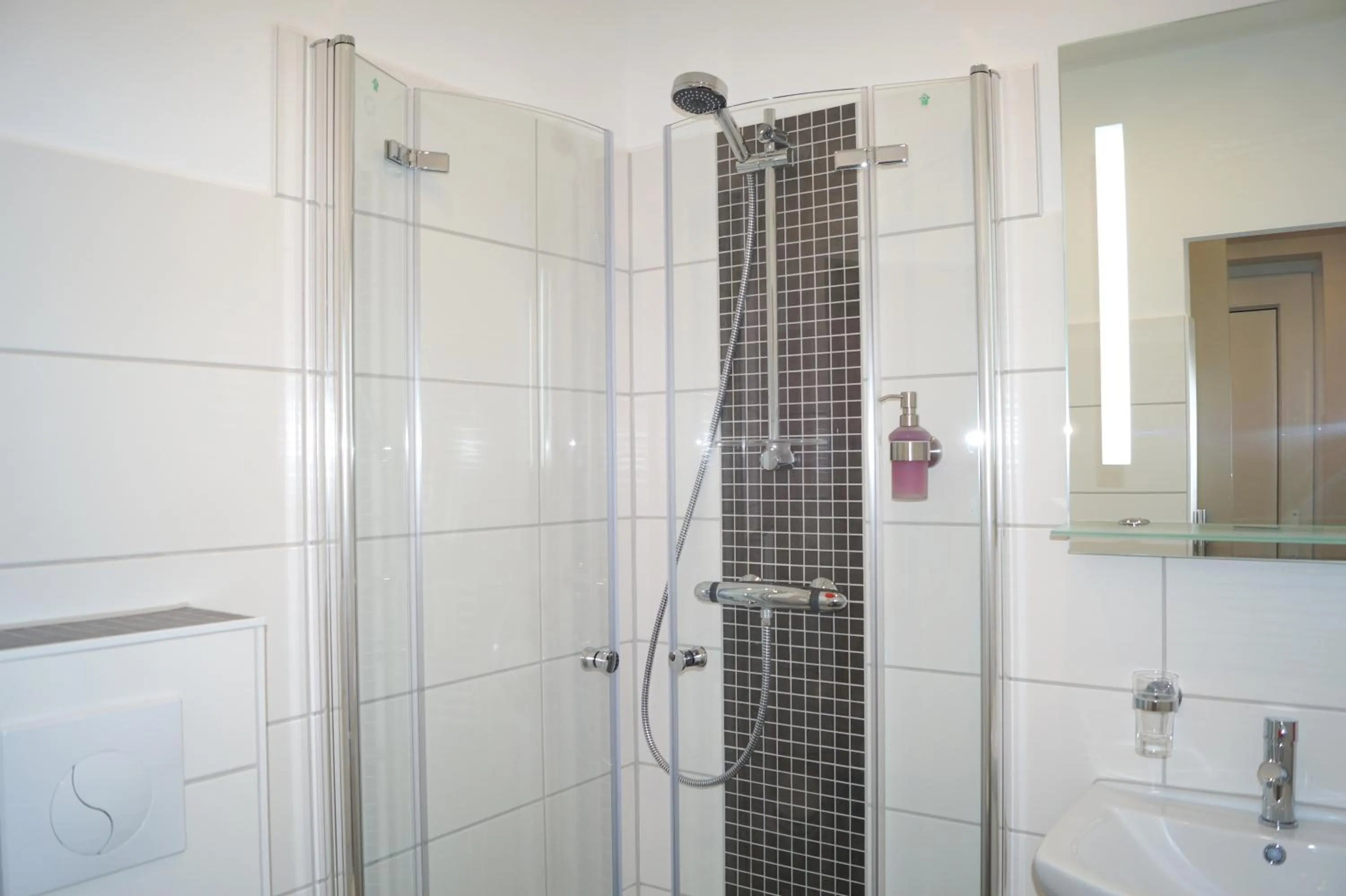 Bathroom in REGIOHOTEL Pfälzer Hof Wernigerode