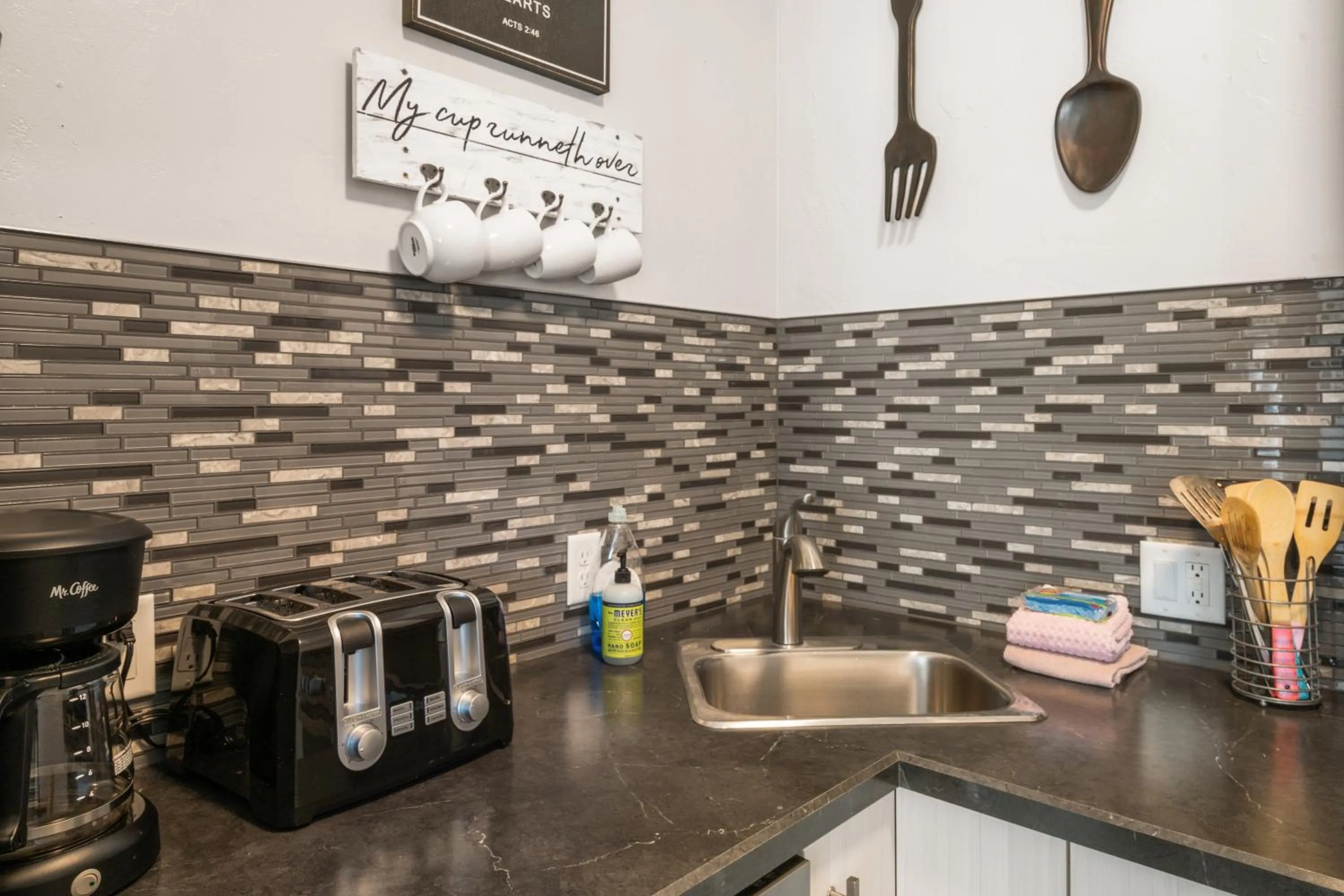 Coffee/tea facilities in Castle in the Sky Unit X