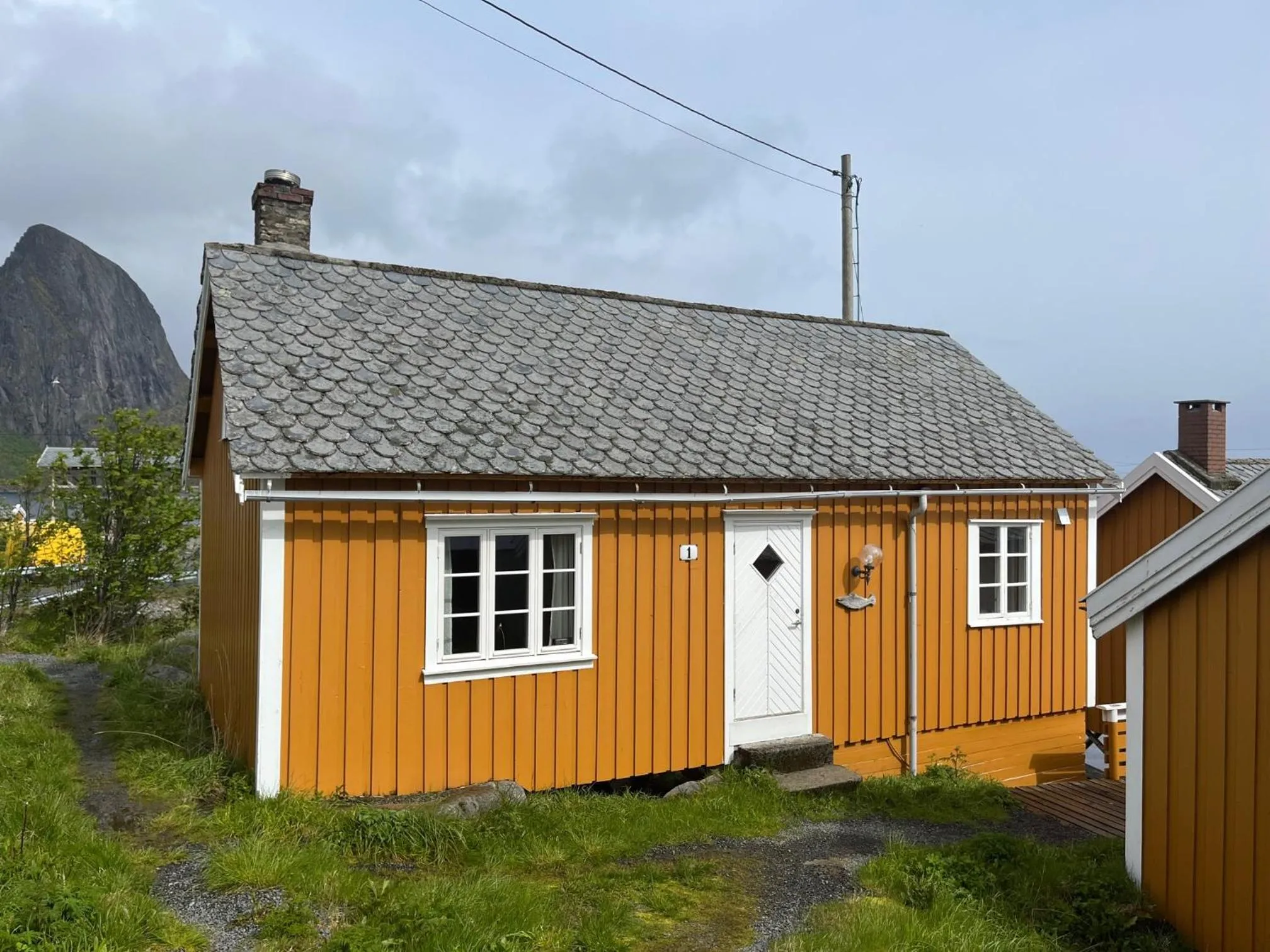 Property building in Sakrisøy Rorbuer