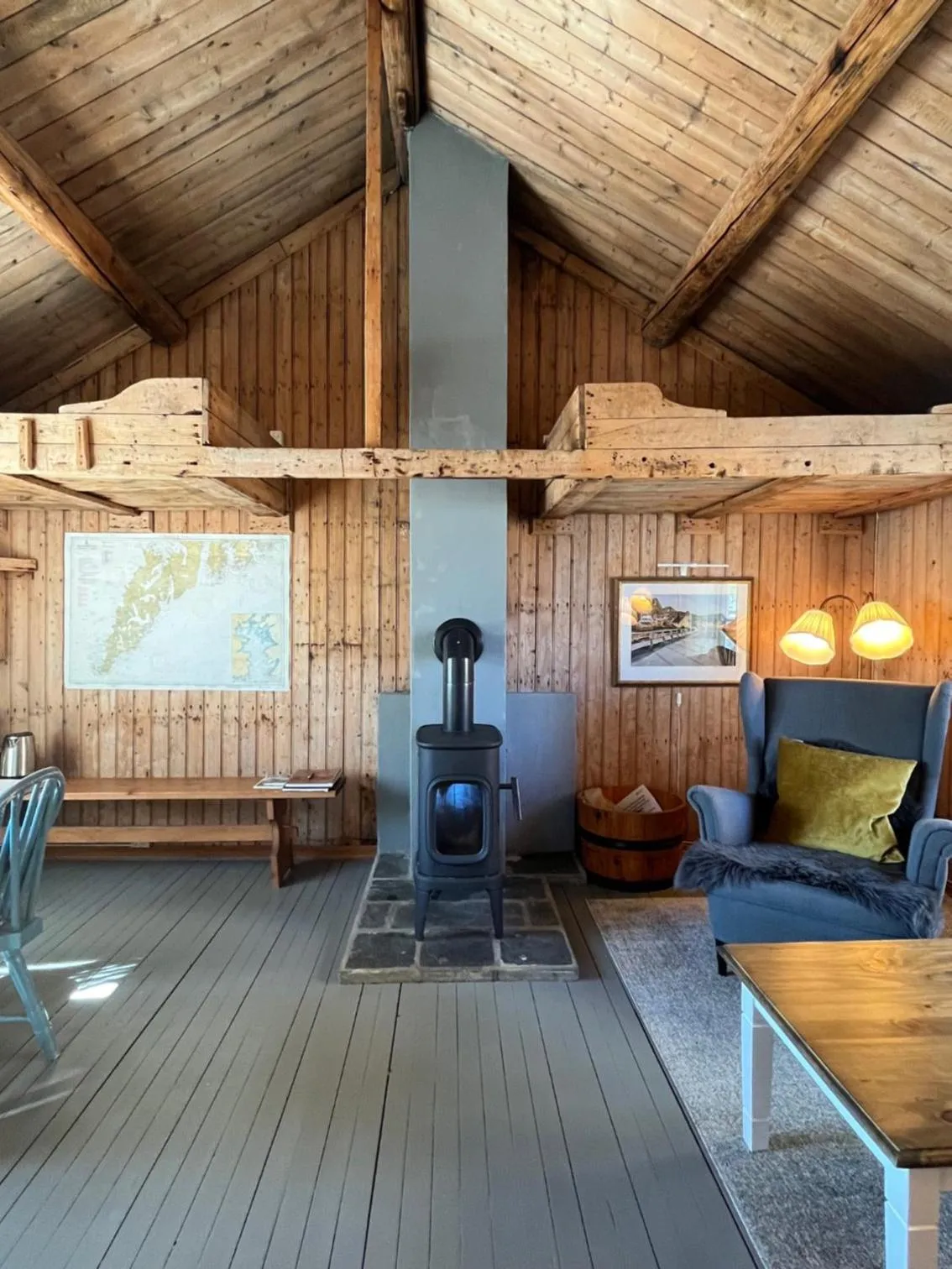 Living room in Sakrisøy Rorbuer