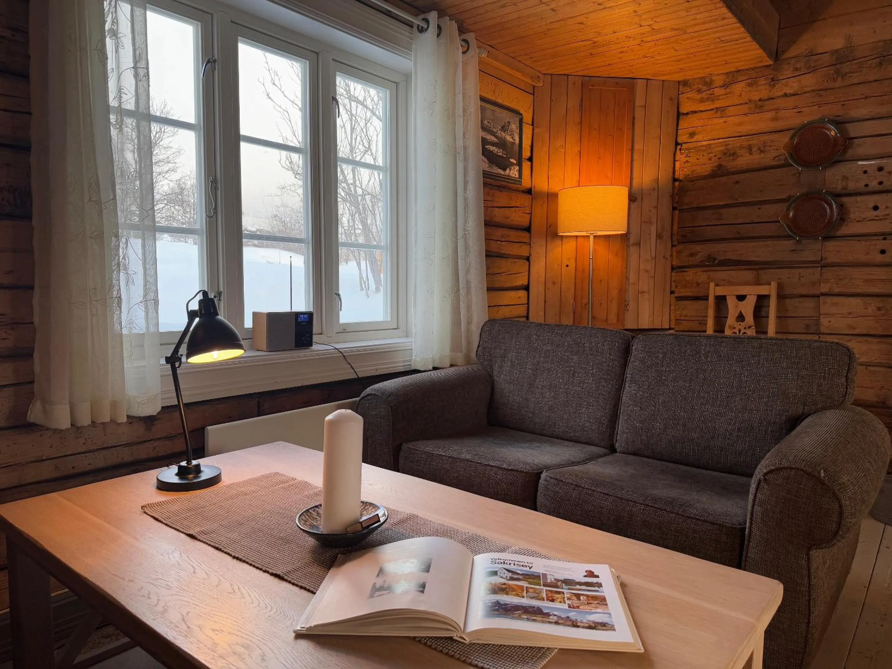 Living room in Sakrisøy Rorbuer