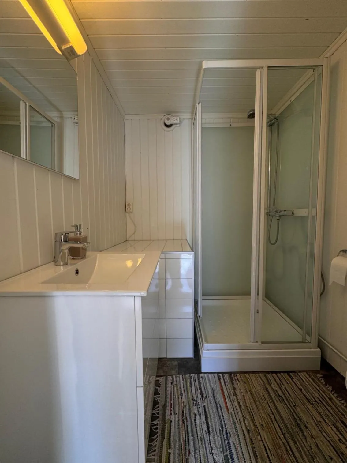 Bathroom in Sakrisøy Rorbuer