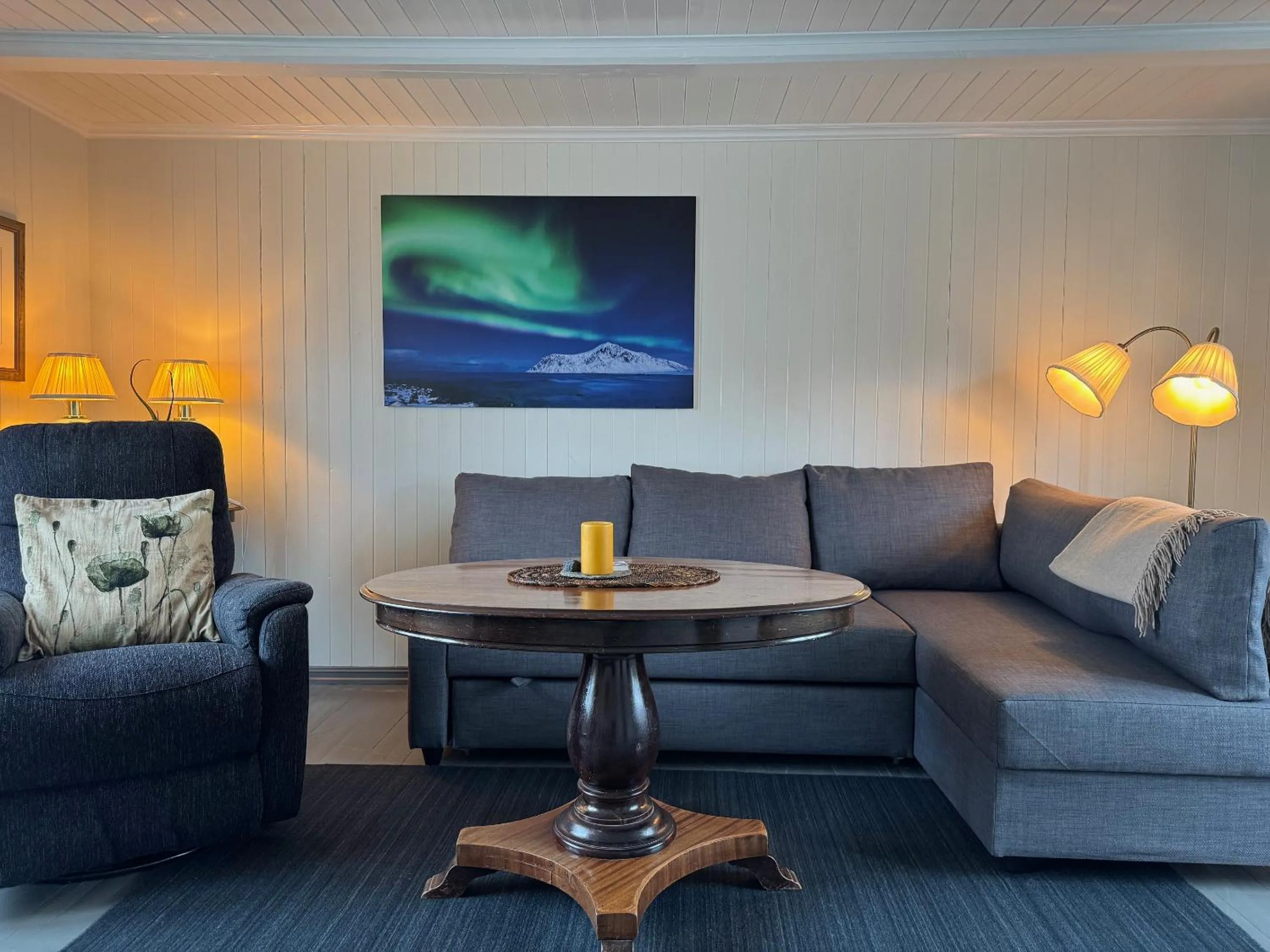 Living room in Sakrisøy Rorbuer