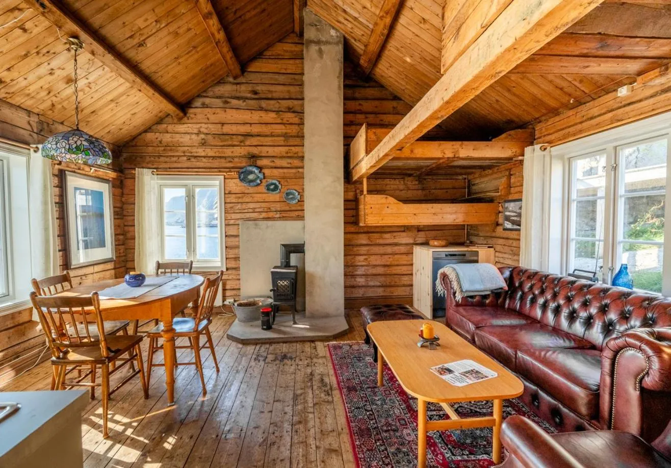 Living room in Sakrisøy Rorbuer
