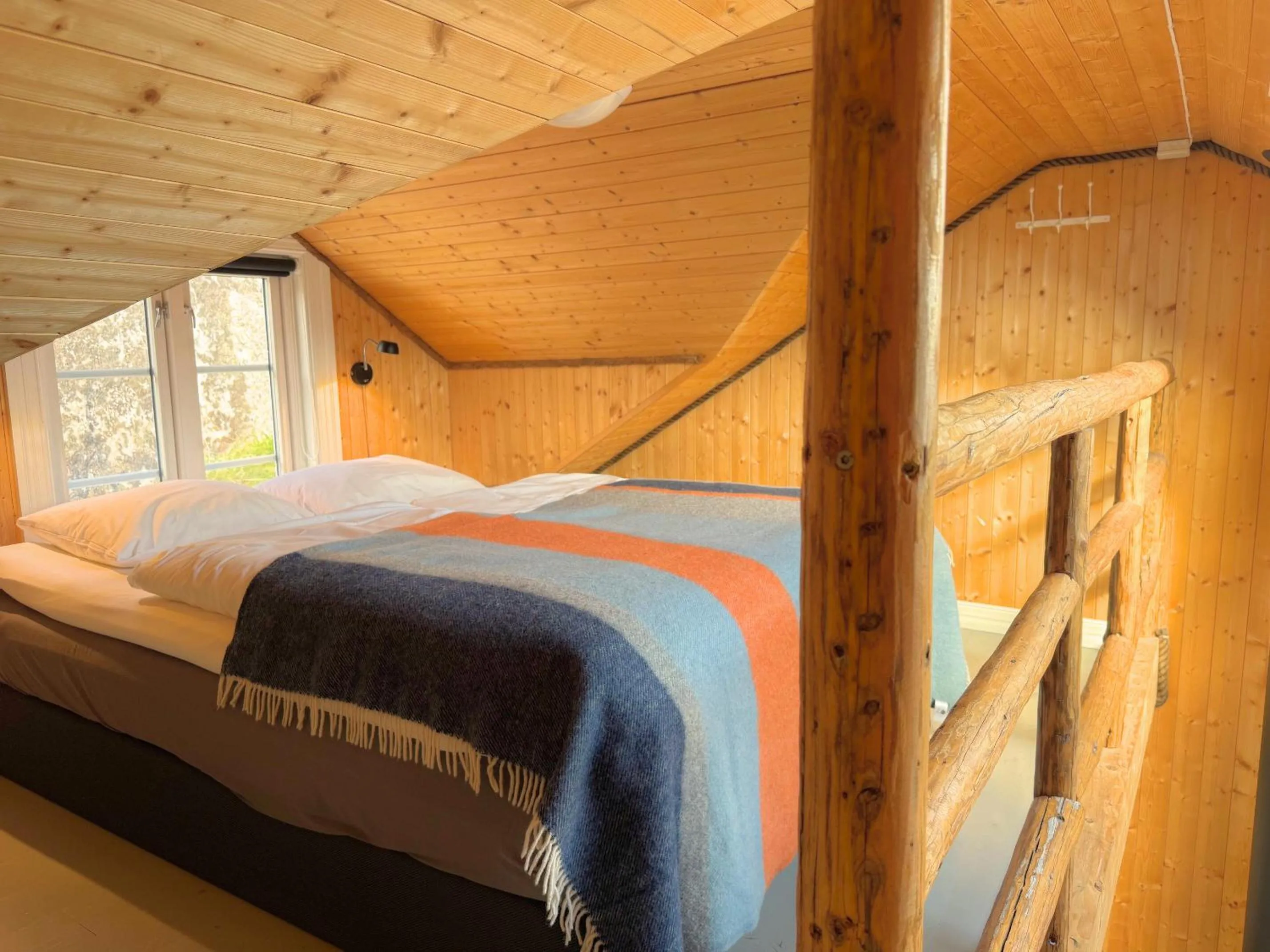 Bed in Sakrisøy Rorbuer