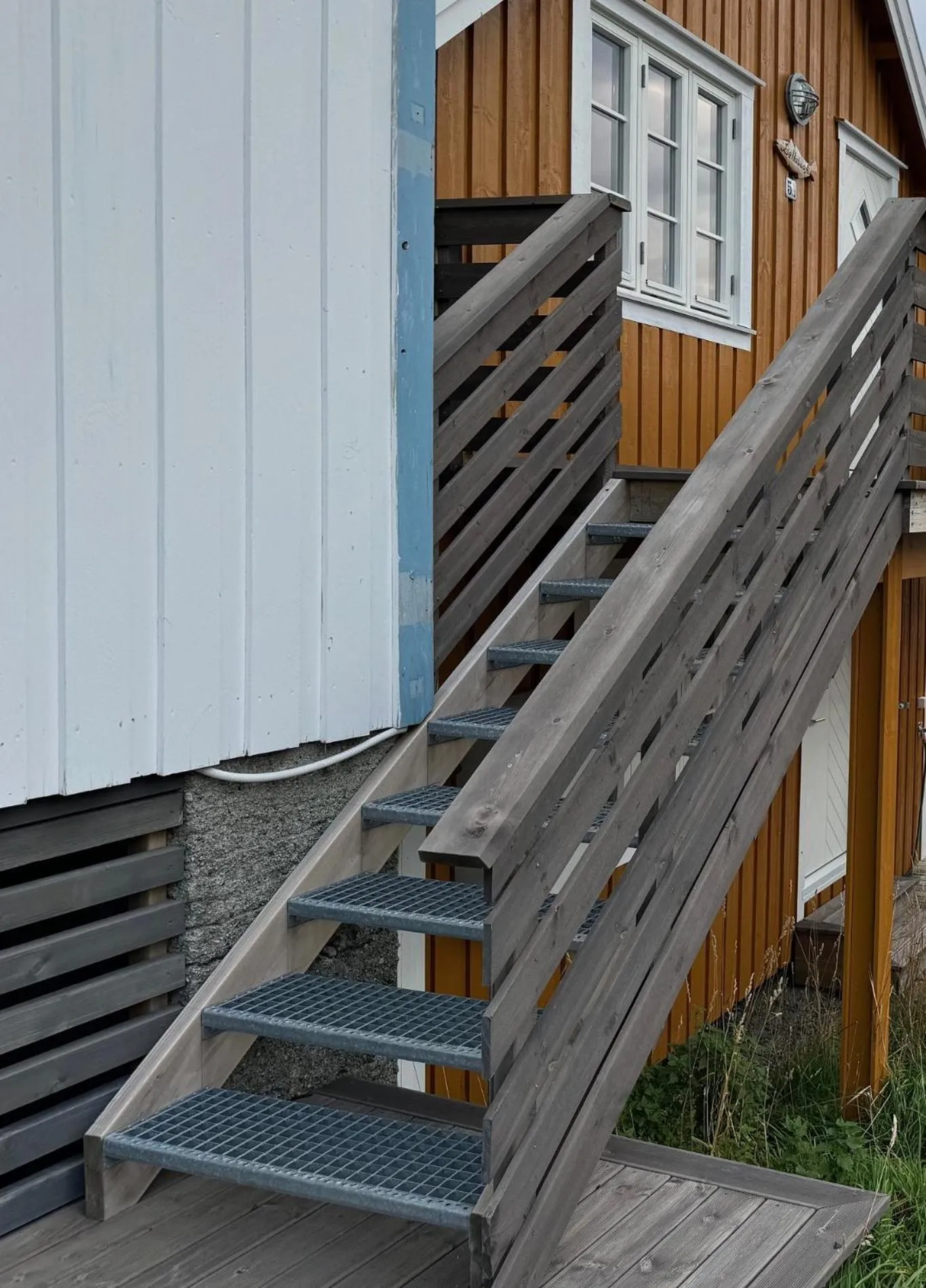 Facade/entrance in Sakrisøy Rorbuer