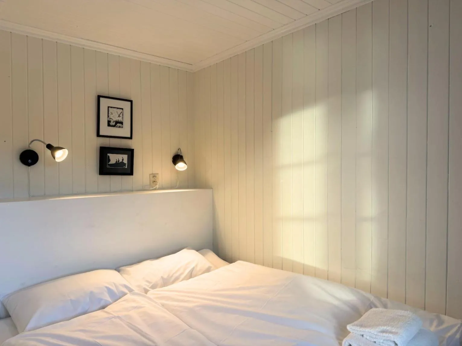 Bedroom, Bed in Sakrisøy Rorbuer