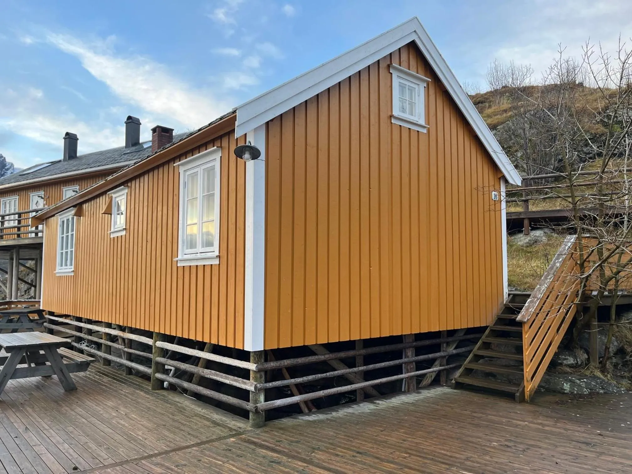 Facade/entrance in Sakrisøy Rorbuer