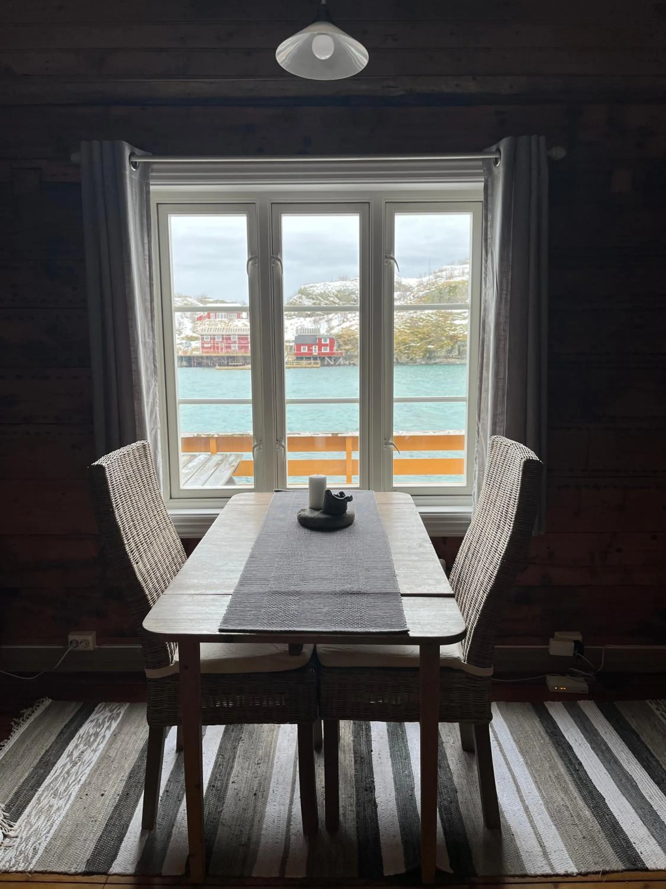 Dining area in Sakrisøy Rorbuer