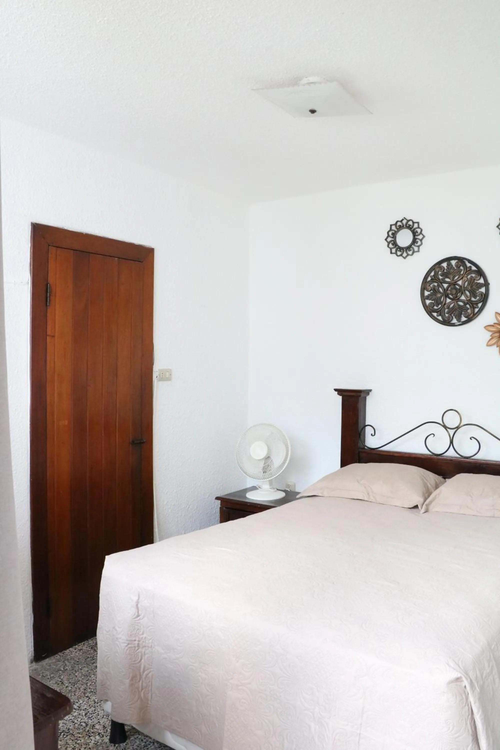 Bed in Hostal Los Volcanes