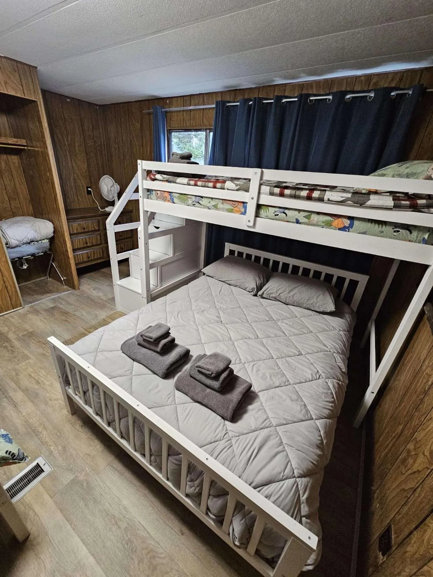 Bedroom in Denali RV Park & Motel