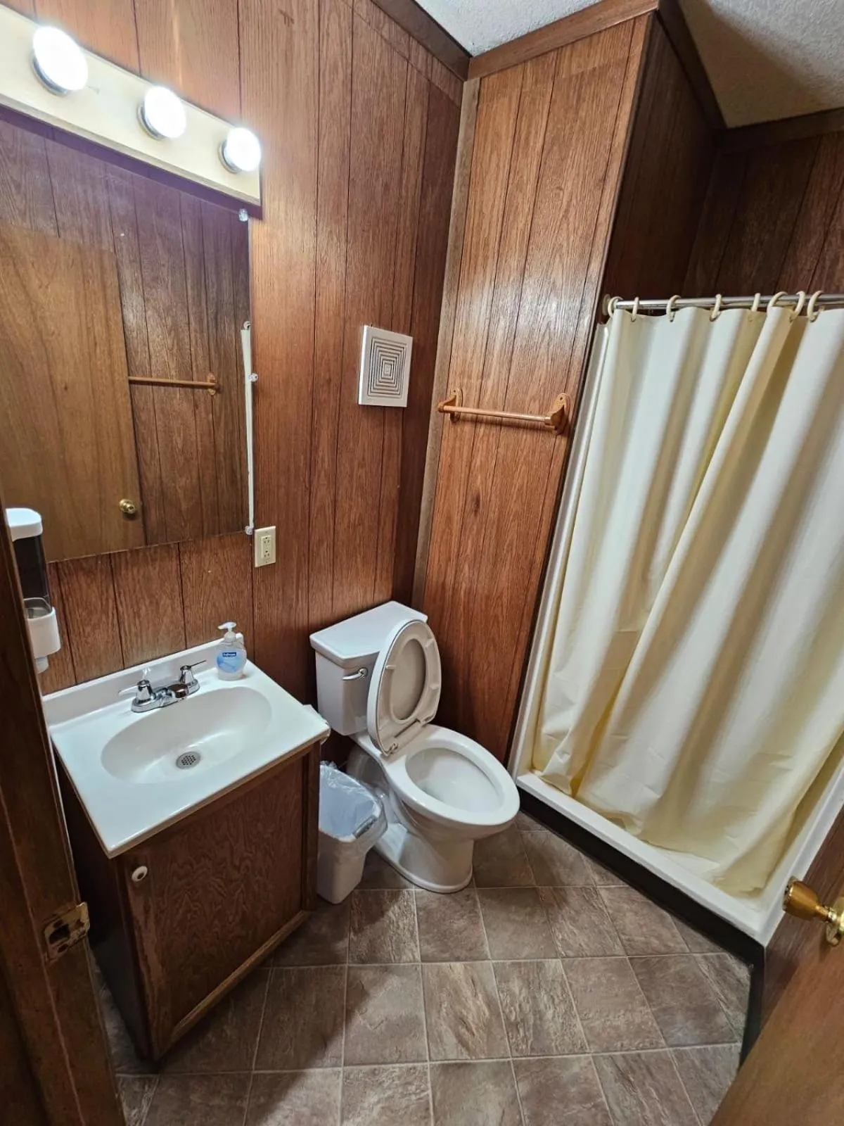 Bathroom in Denali RV Park & Motel