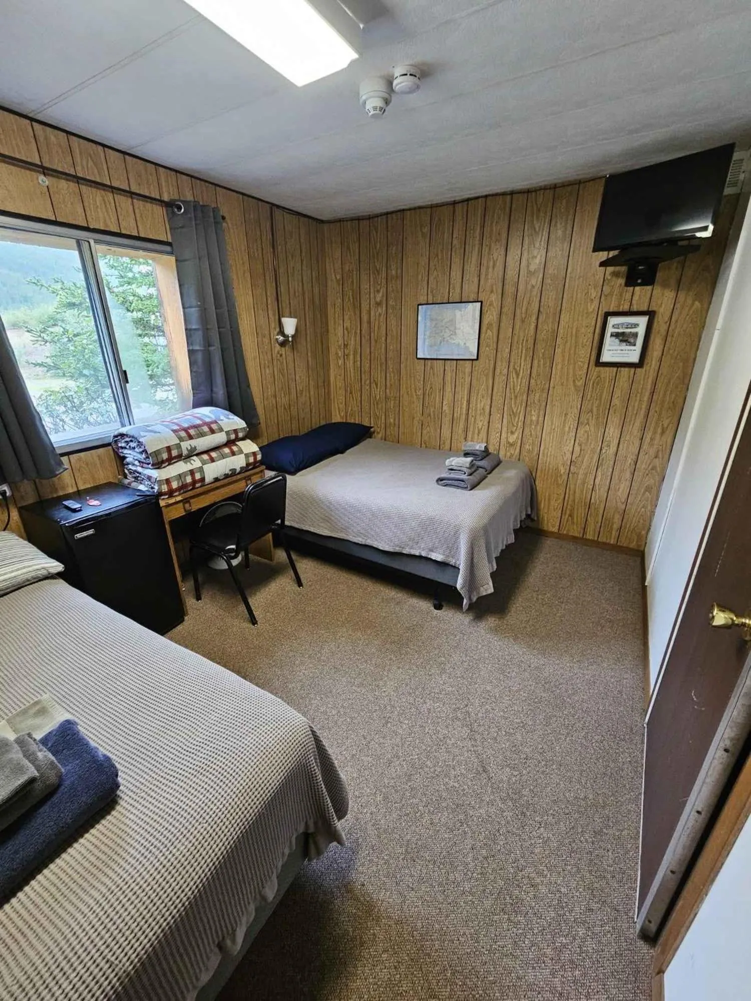 Bedroom in Denali RV Park & Motel