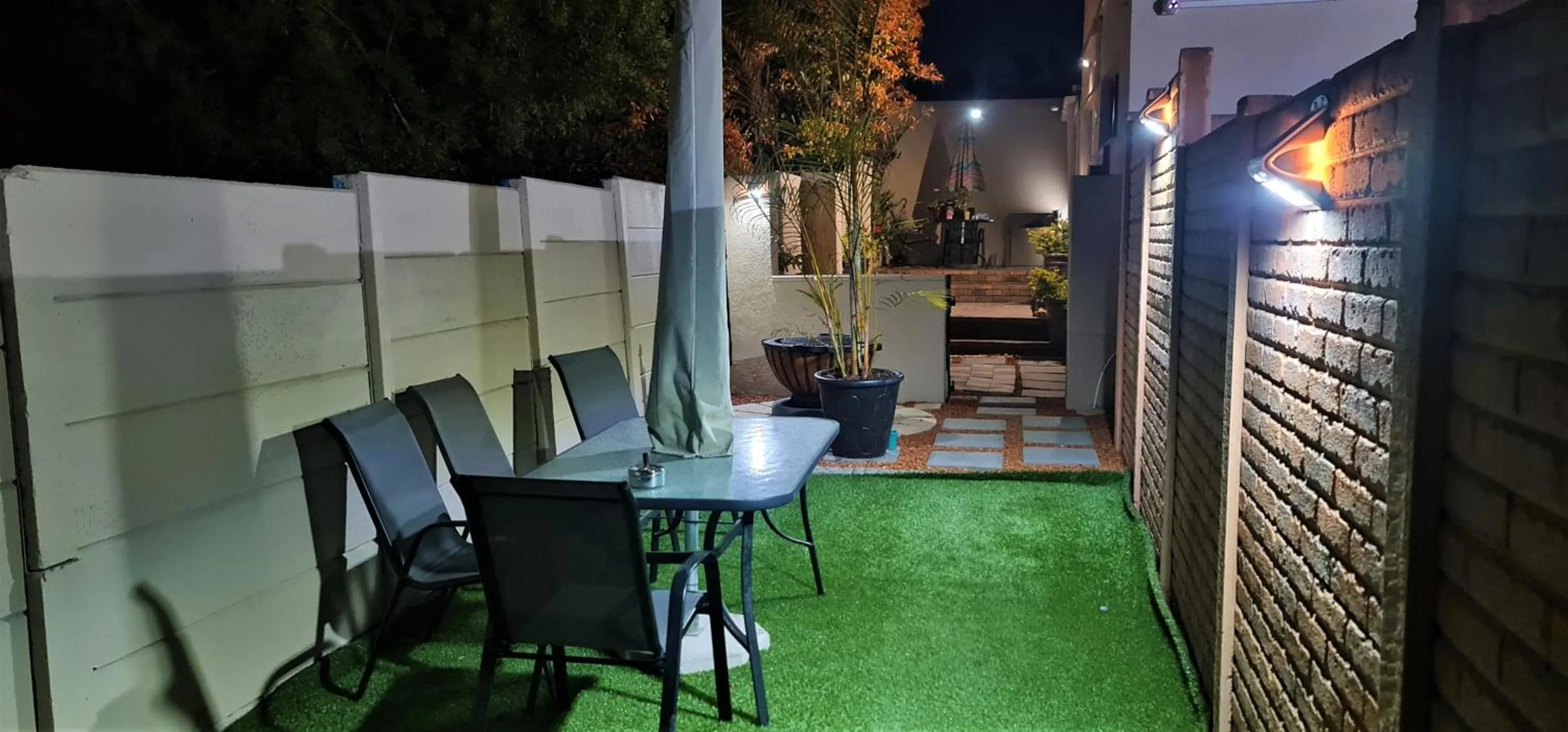 Garden in Walters Lane Comfort Apartment 2 - No Loadshedding
