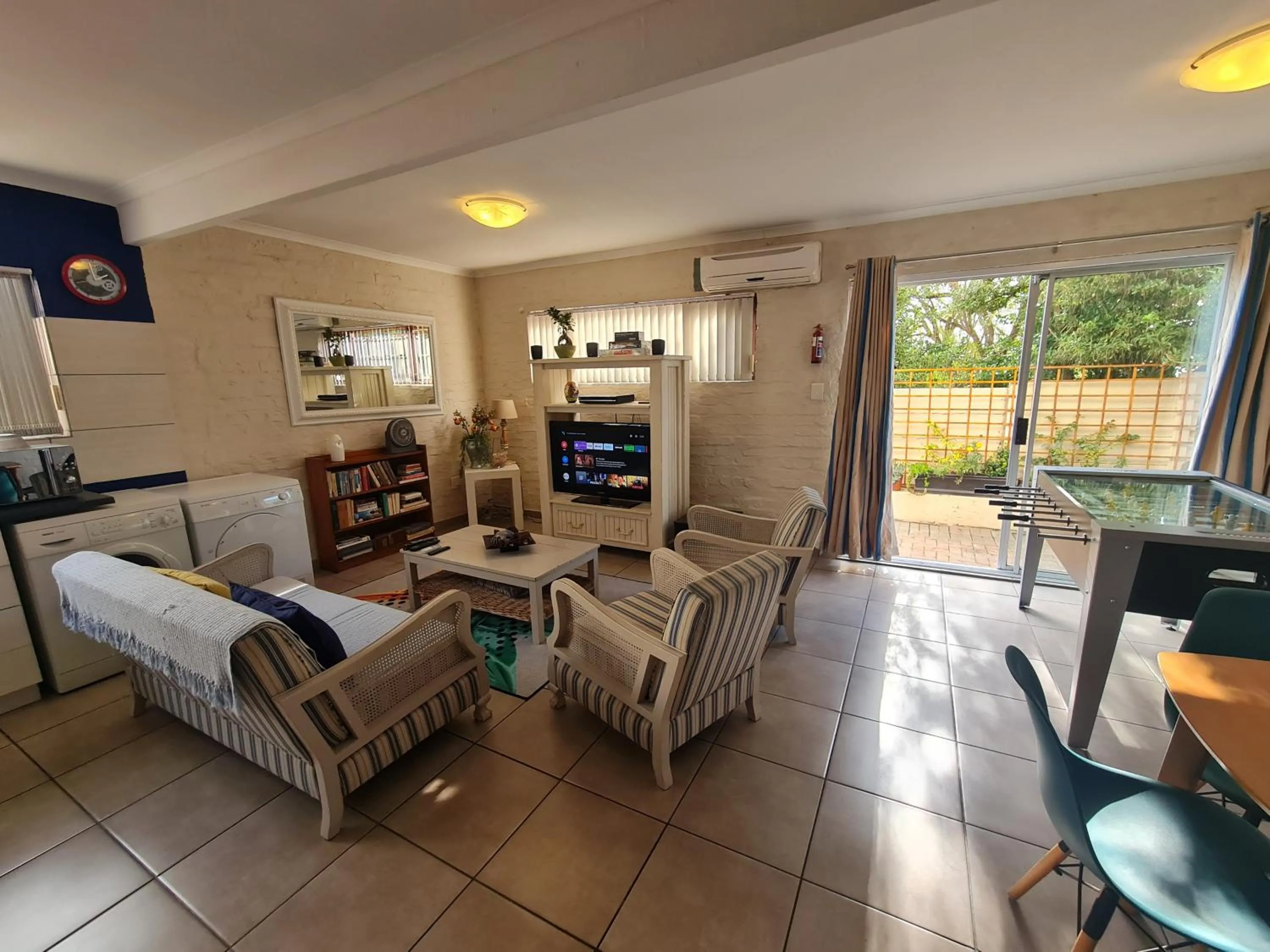 Two-Bedroom Apartment in Walters Lane Comfort Apartment 2 - No Loadshedding