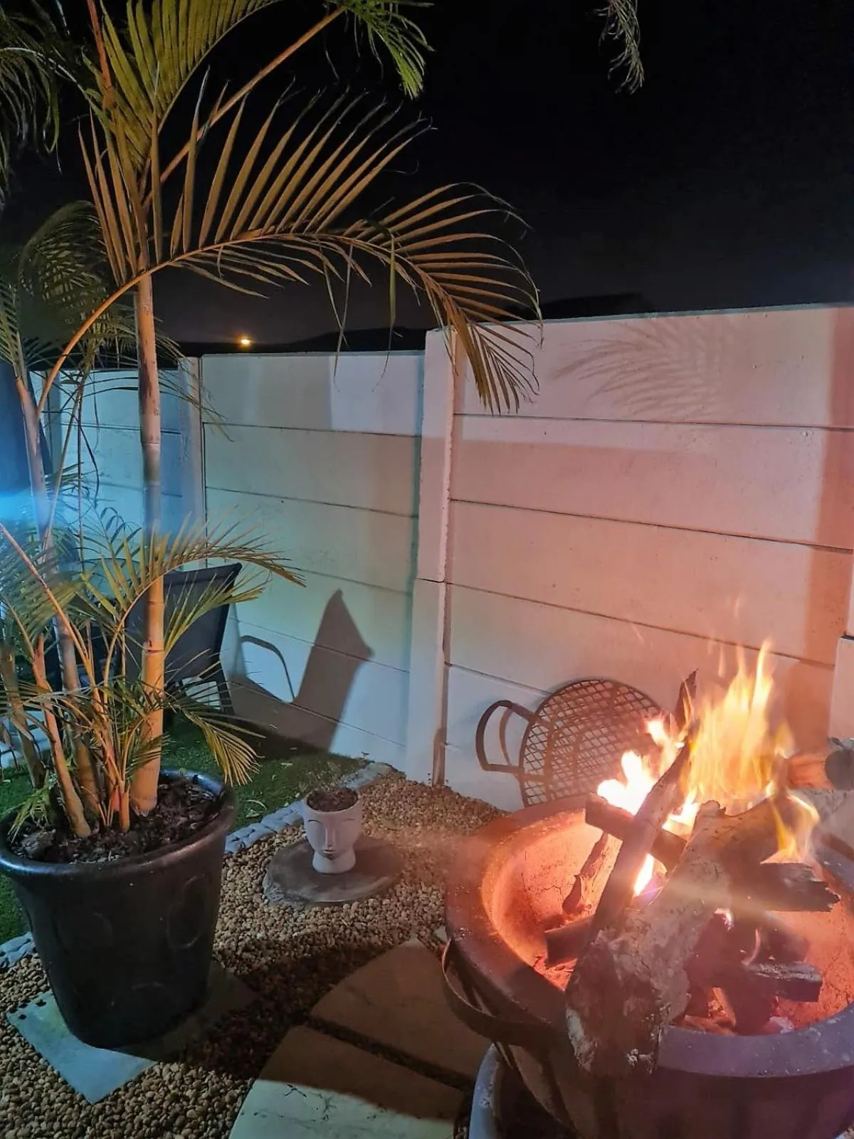 Night in Walters Lane Comfort Apartment 2 - No Loadshedding