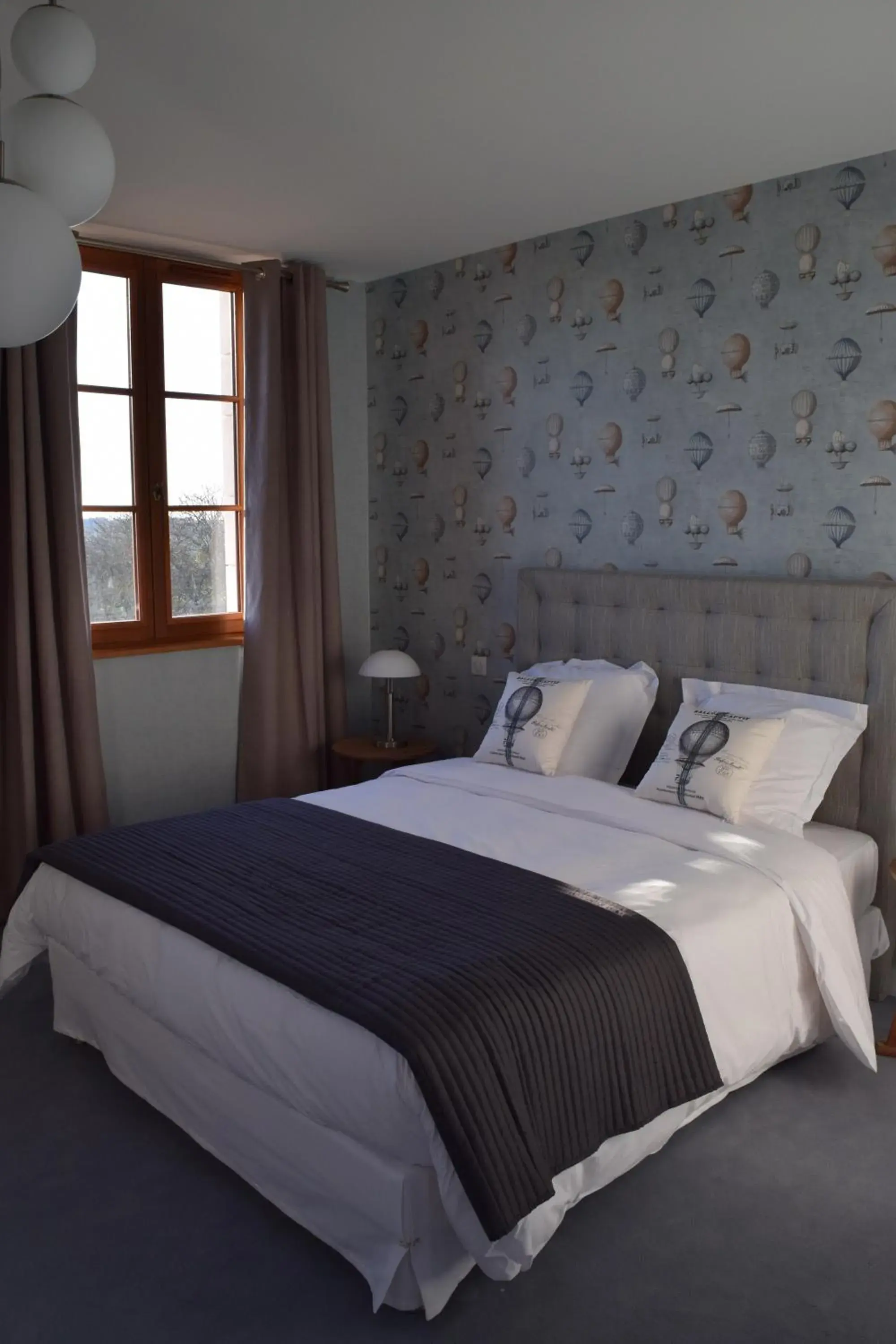 Queen Room - single occupancy in Hotel La Croix De Vernuche Queen Room - single occupancy in Hotel La Croix De Vernuche