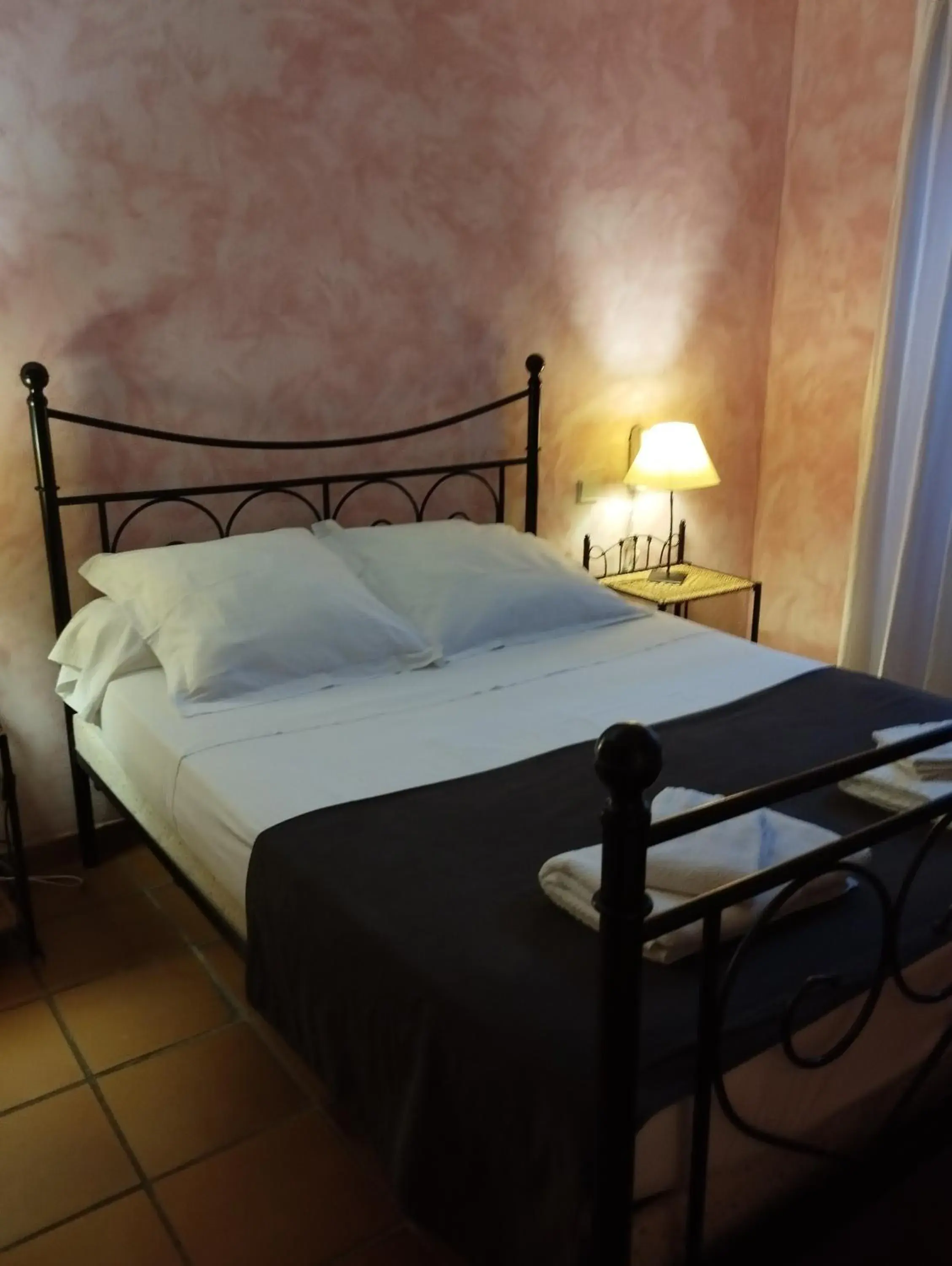 Bed in Logis Hotel Restaurant L'Esquielle Bed in Logis Hotel Restaurant L'Esquielle