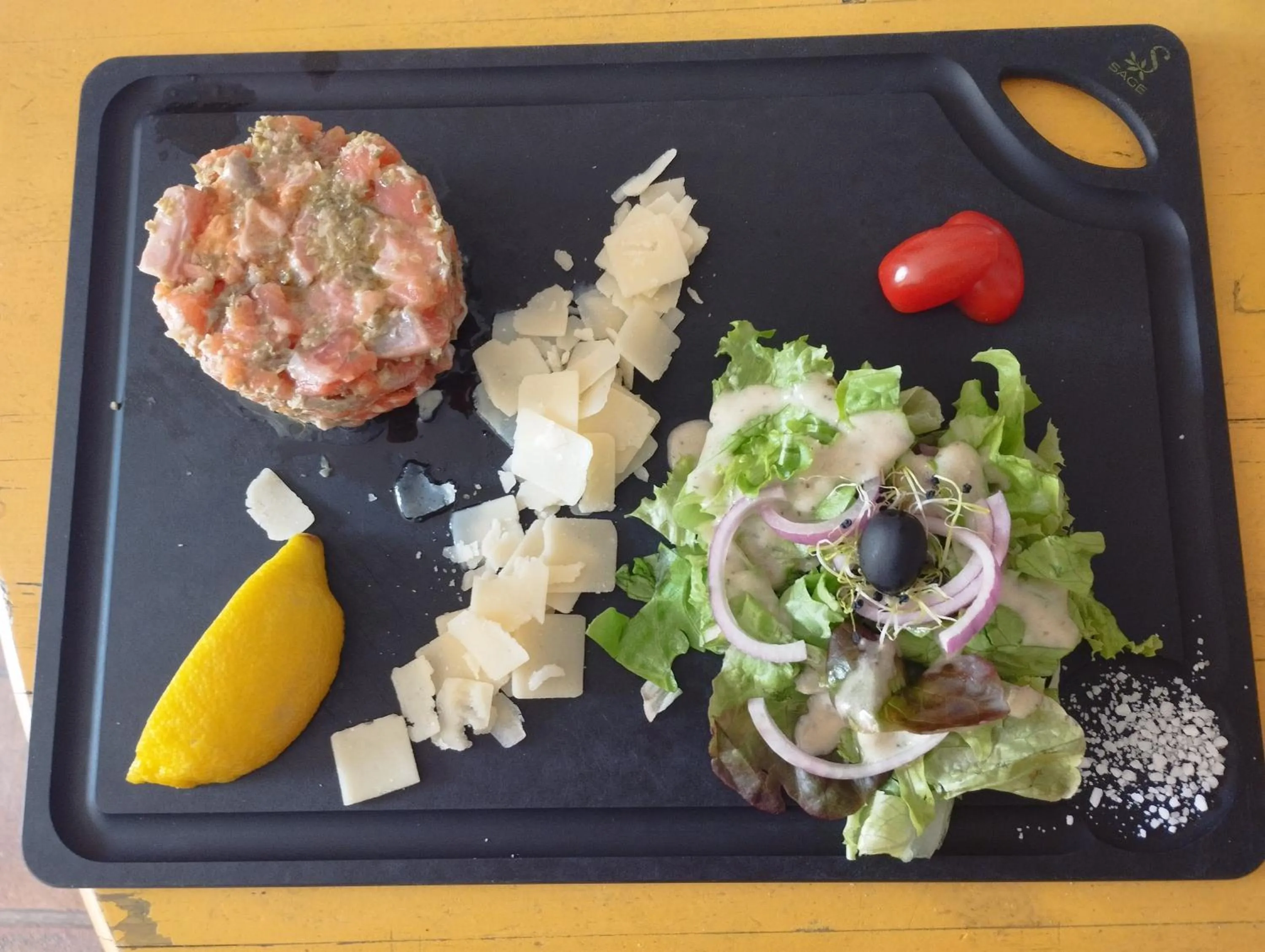 Restaurant/places to eat in Logis Hotel Restaurant L'Esquielle