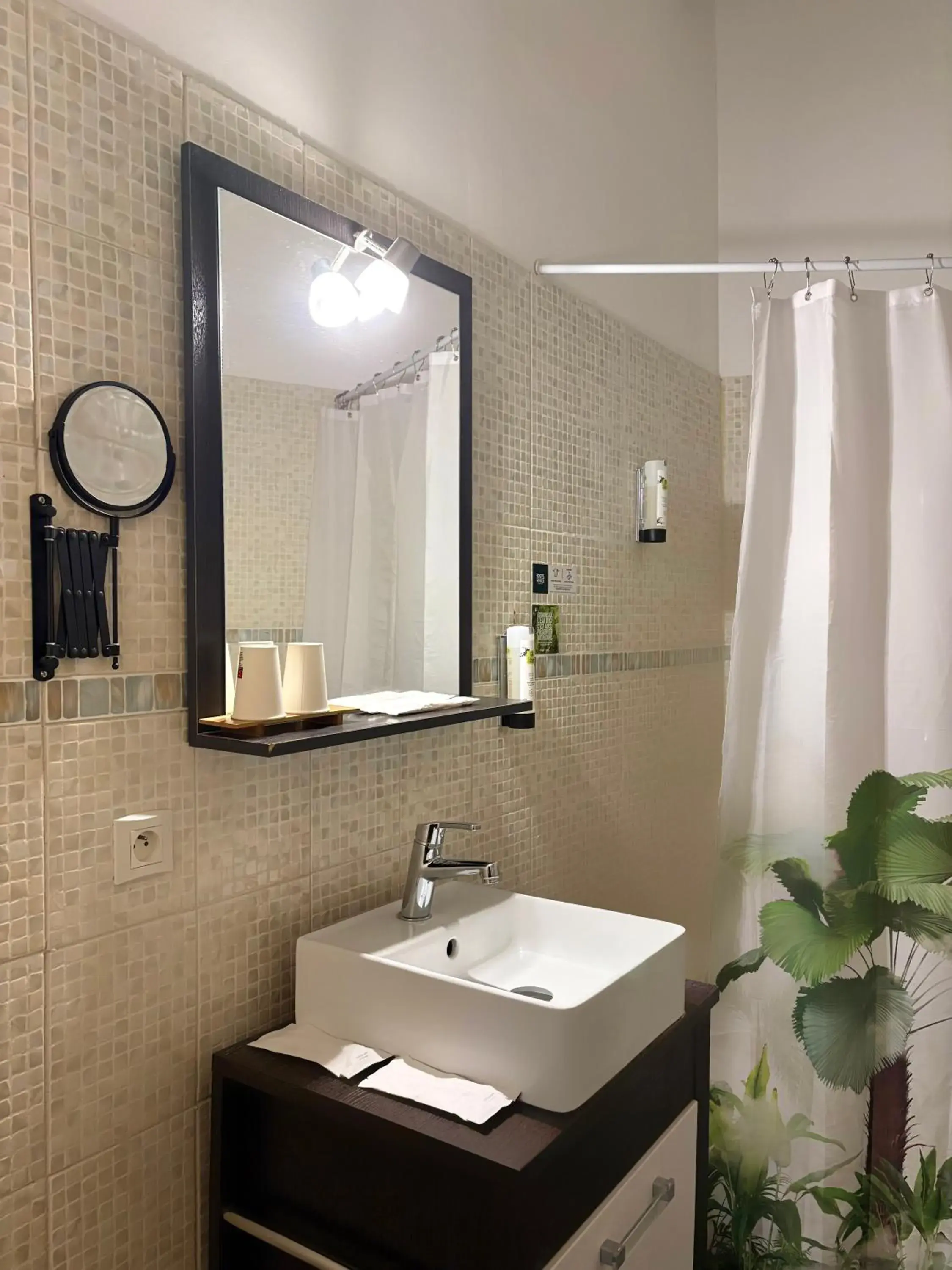 Logis Hotel Restaurant L'Esquielle Logis Hotel Restaurant L'Esquielle