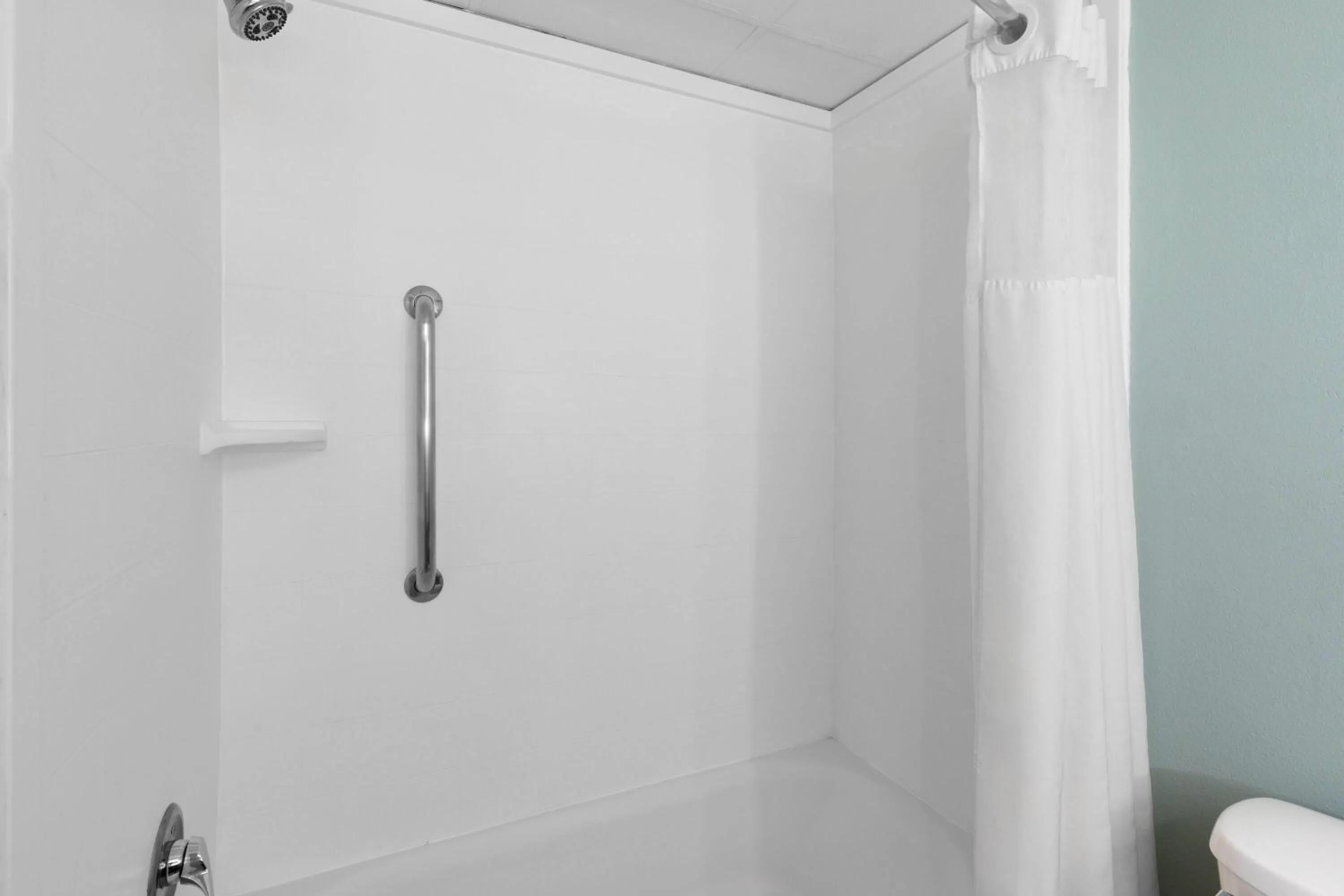 Bathroom in Wingate by Wyndham Greensboro-Coliseum