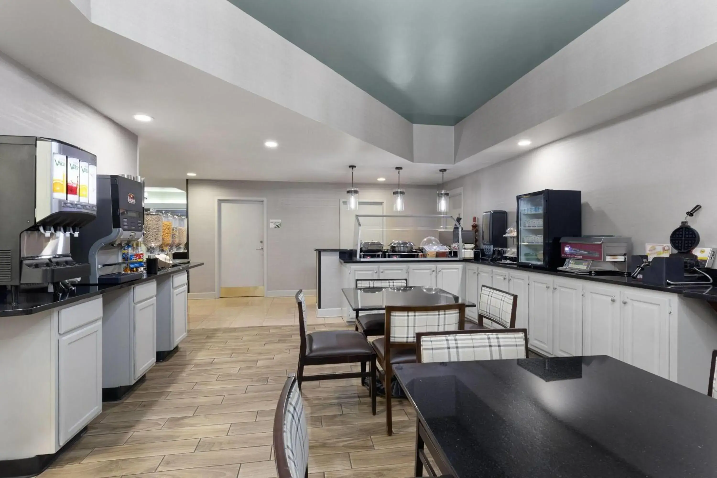 Breakfast in Wingate by Wyndham Greensboro-Coliseum Breakfast in Wingate by Wyndham Greensboro-Coliseum