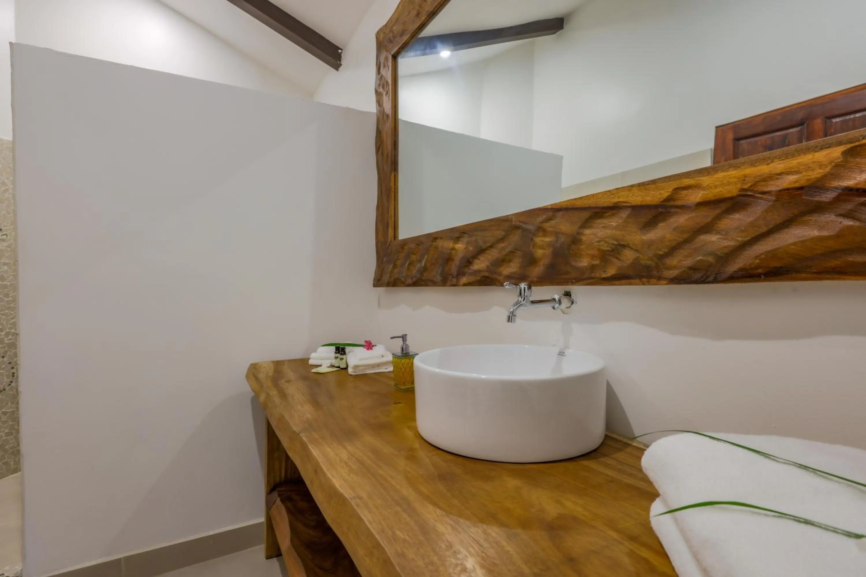 Akua Suites Ocean View