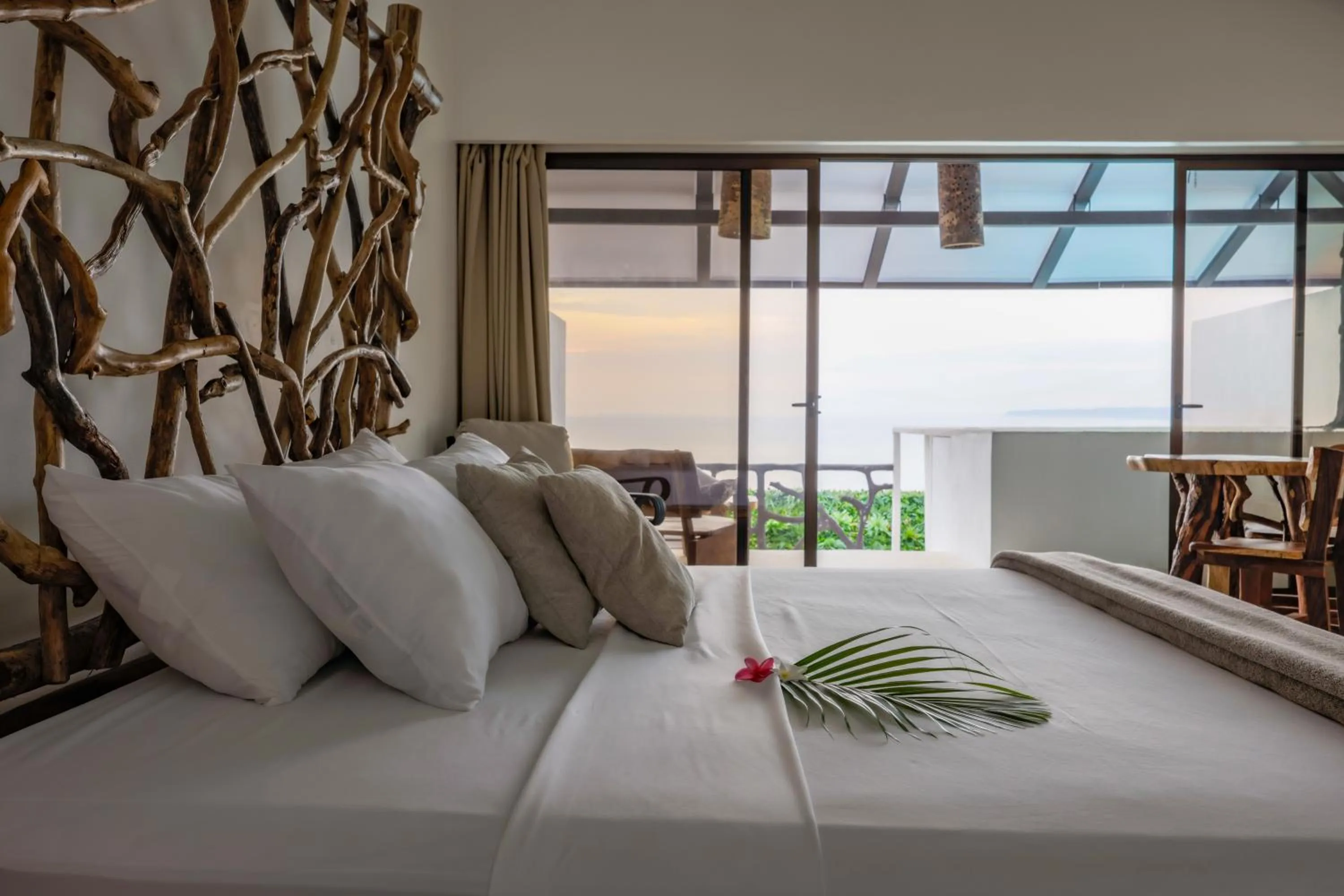 Bed in Akua Suites Ocean View