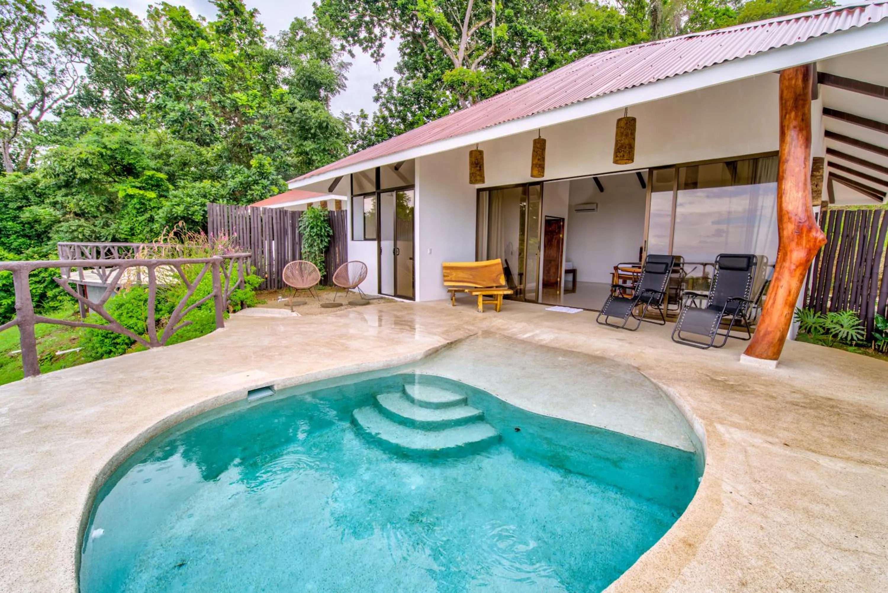 Balcony/Terrace in Akua Suites Ocean View