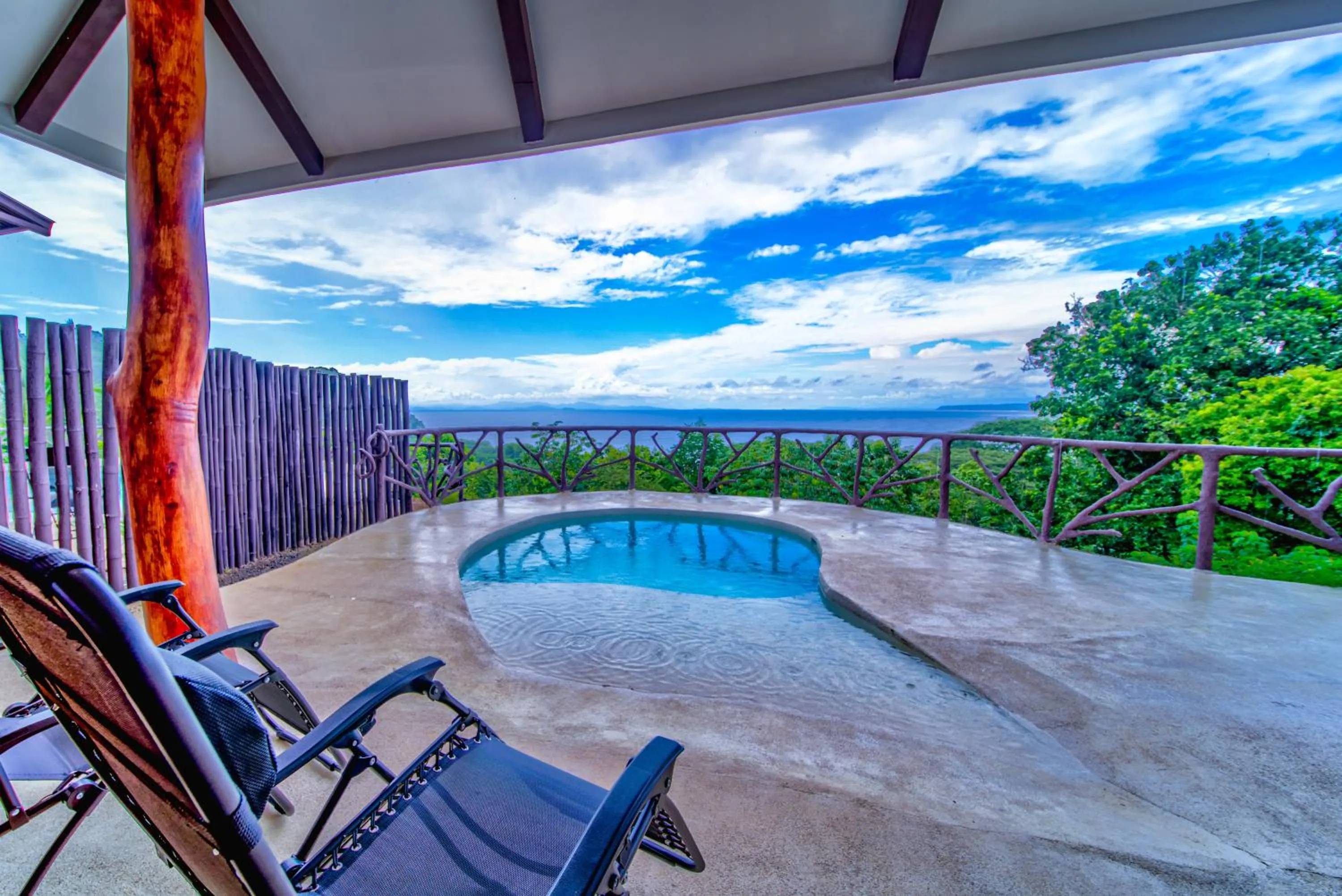 Balcony/Terrace in Akua Suites Ocean View