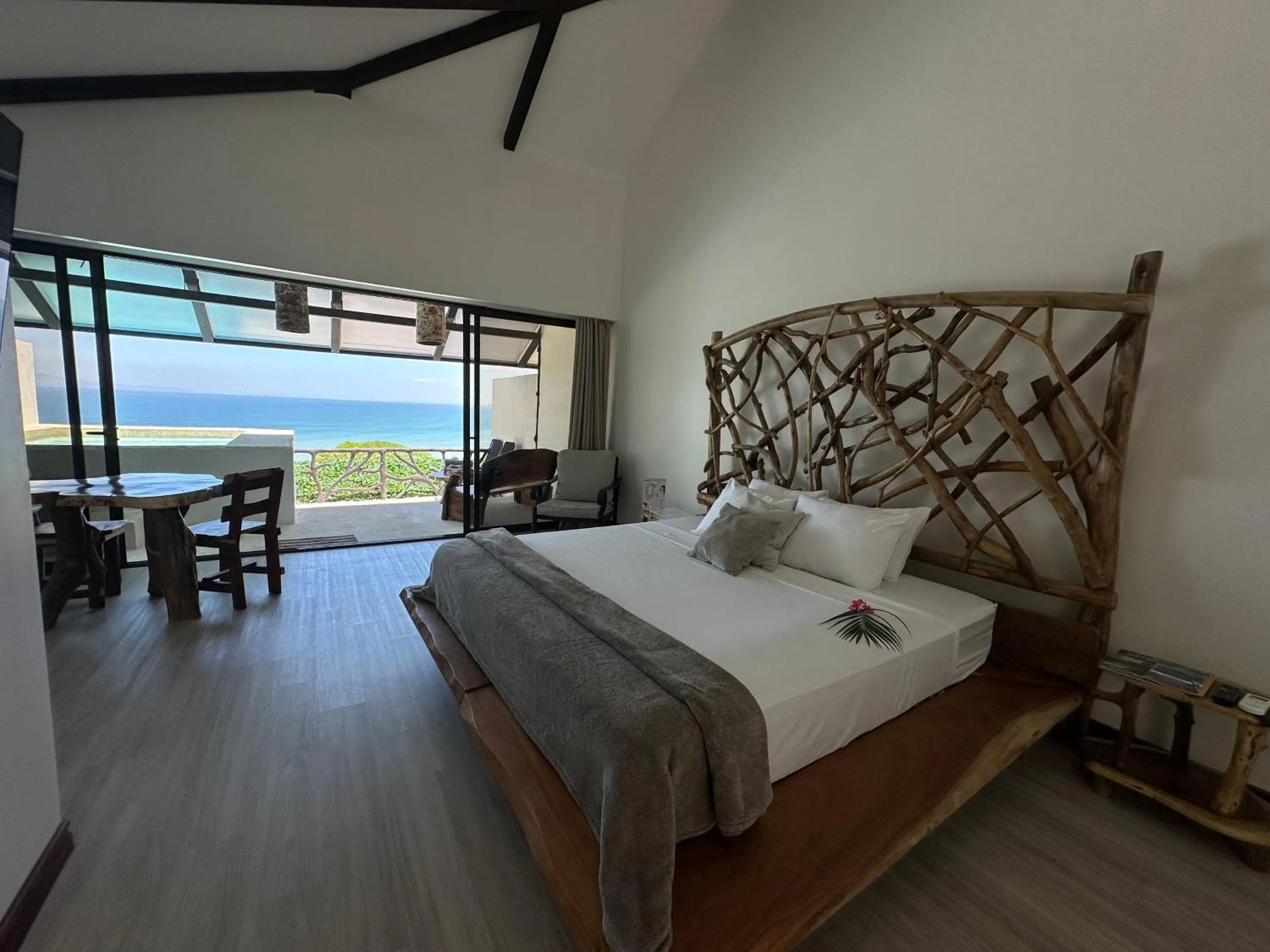 Bed in Akua Suites Ocean View