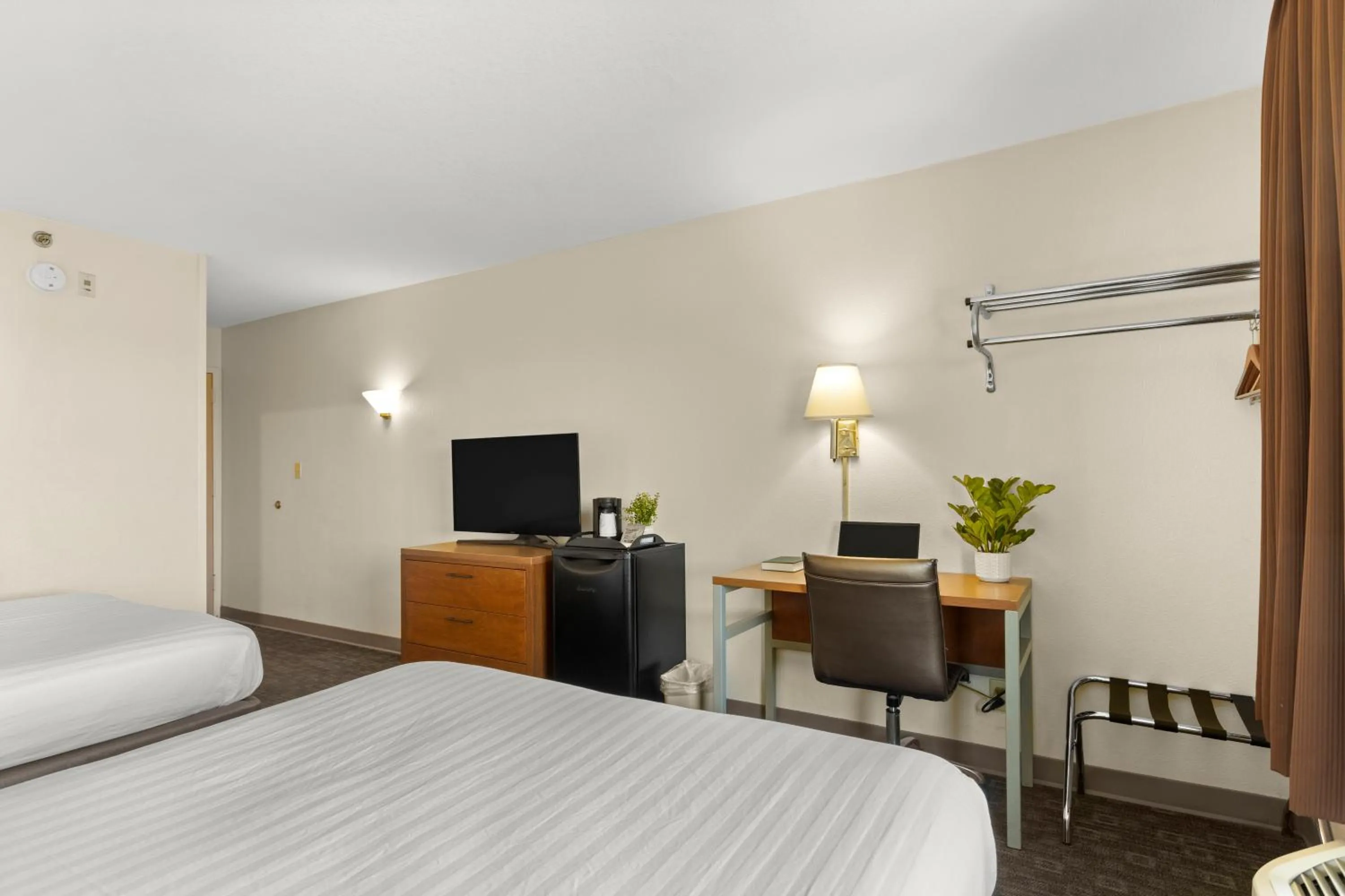 Bed in Good Nite Inn Buena Park