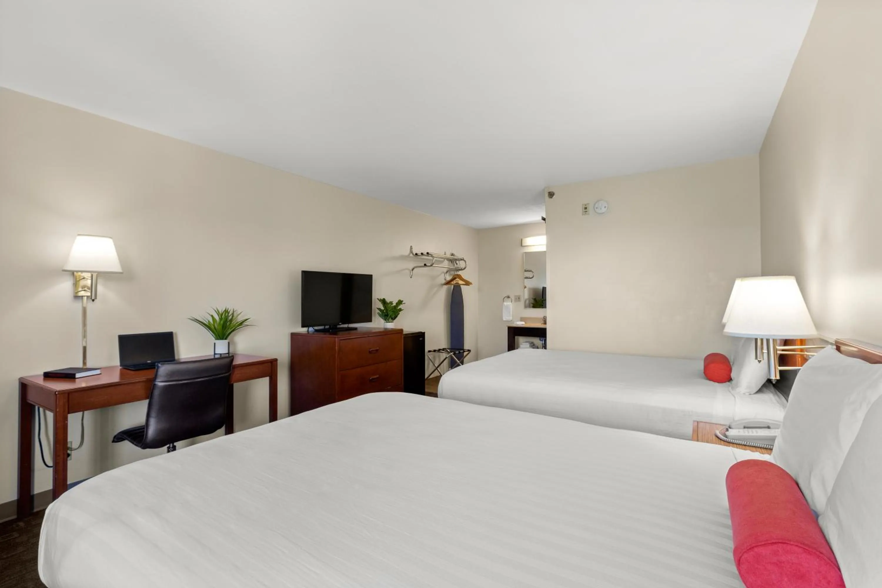 Photo of the whole room, Bed in Good Nite Inn Buena Park