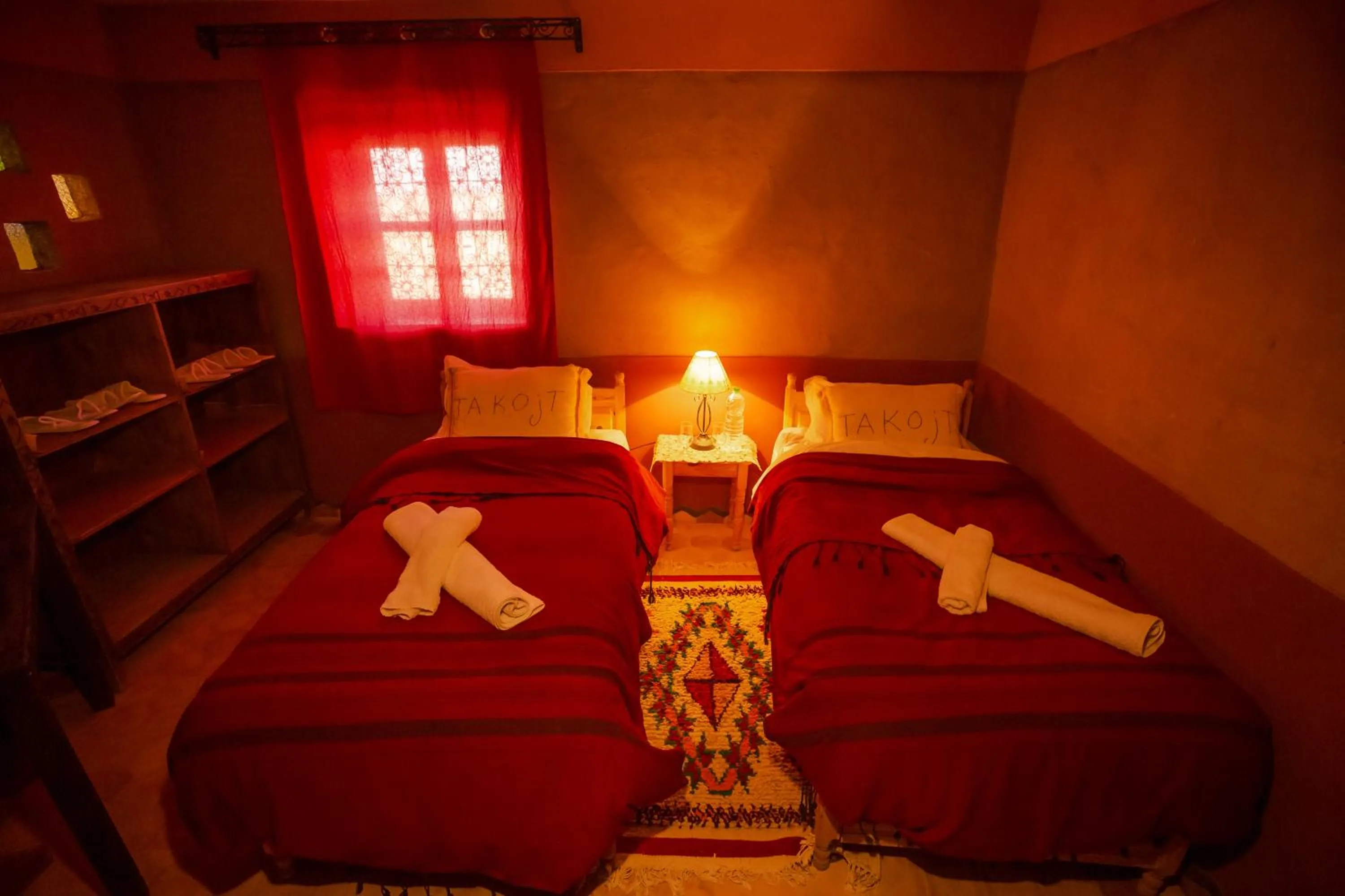 Bed in Takojt