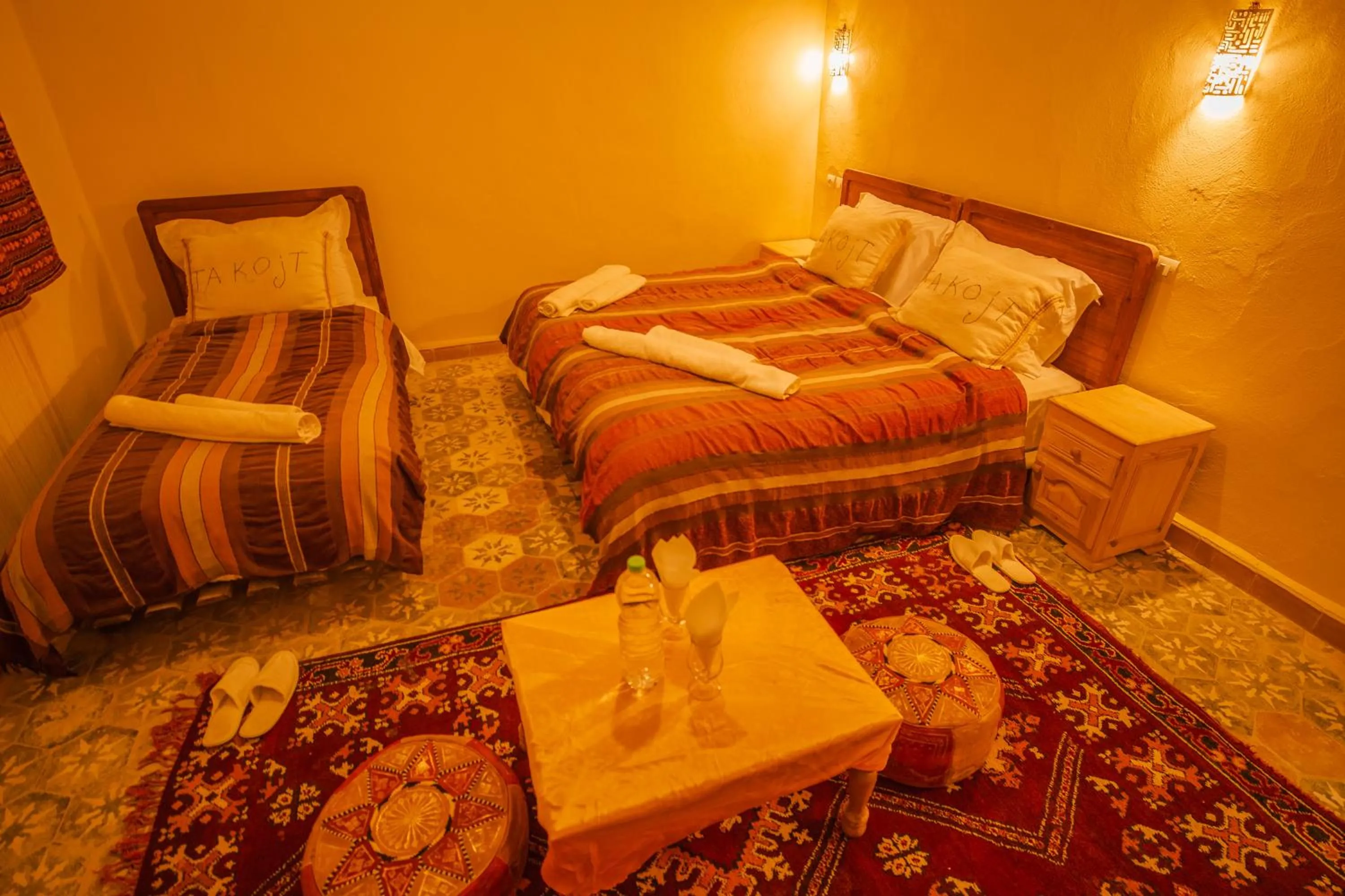 Bed in Takojt