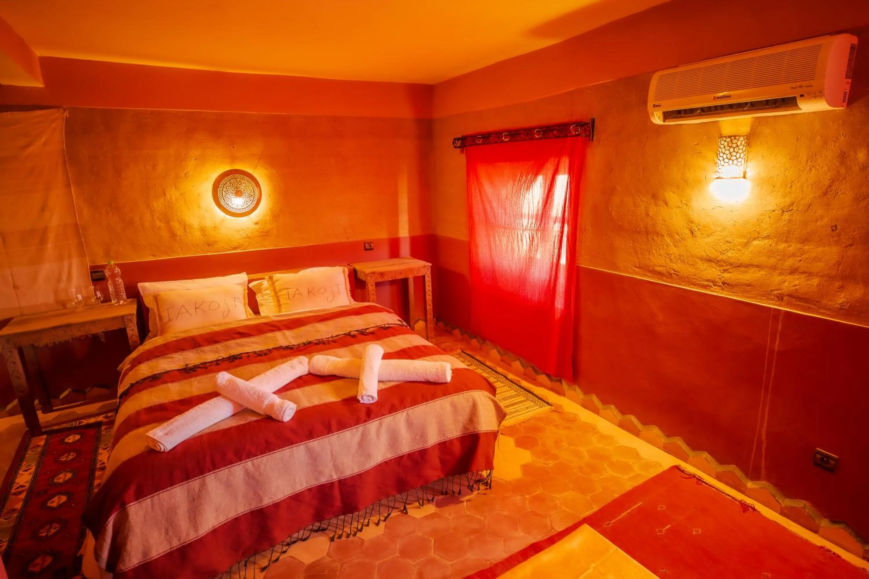 Bed in Takojt