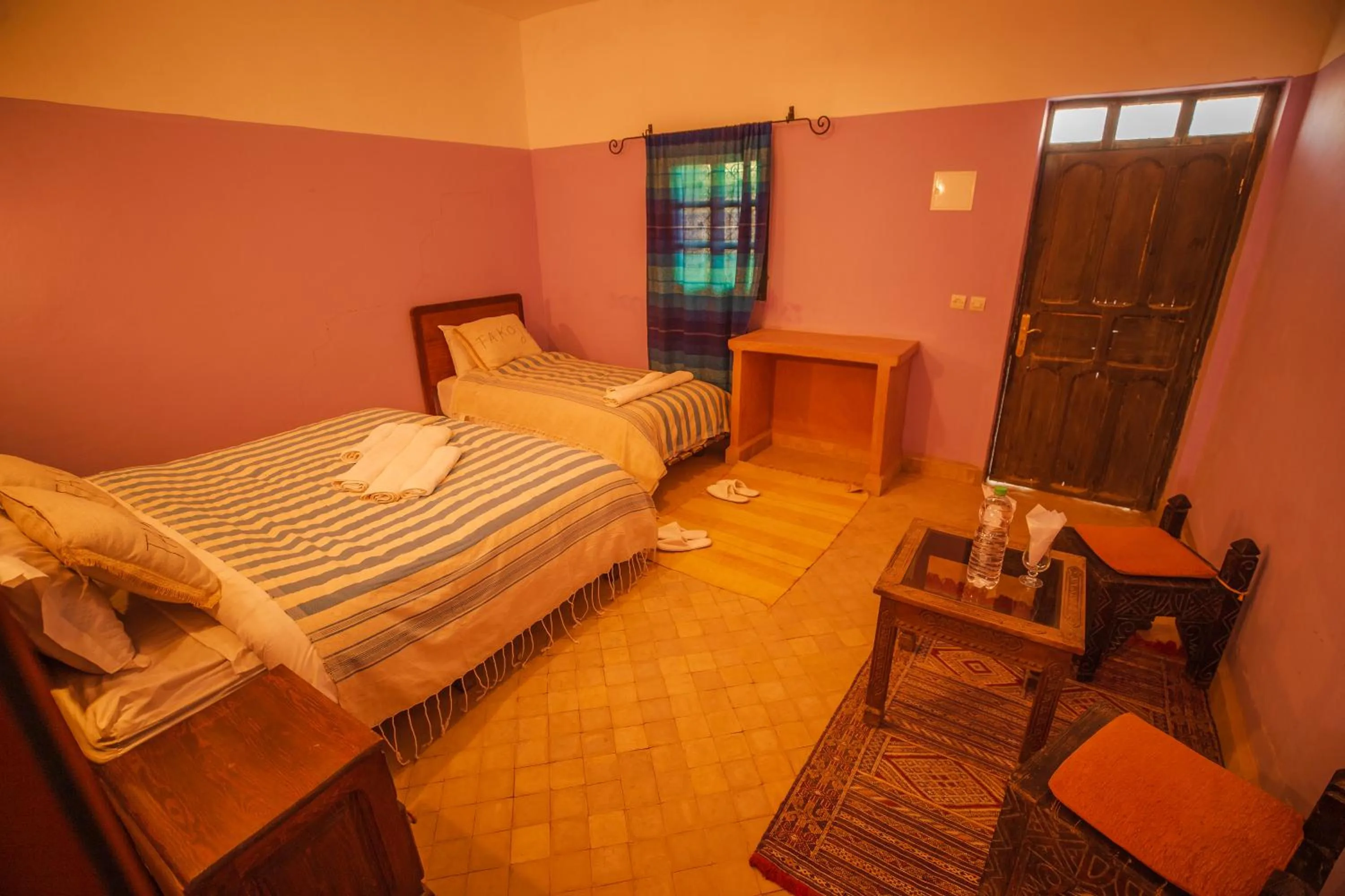 Bed in Takojt