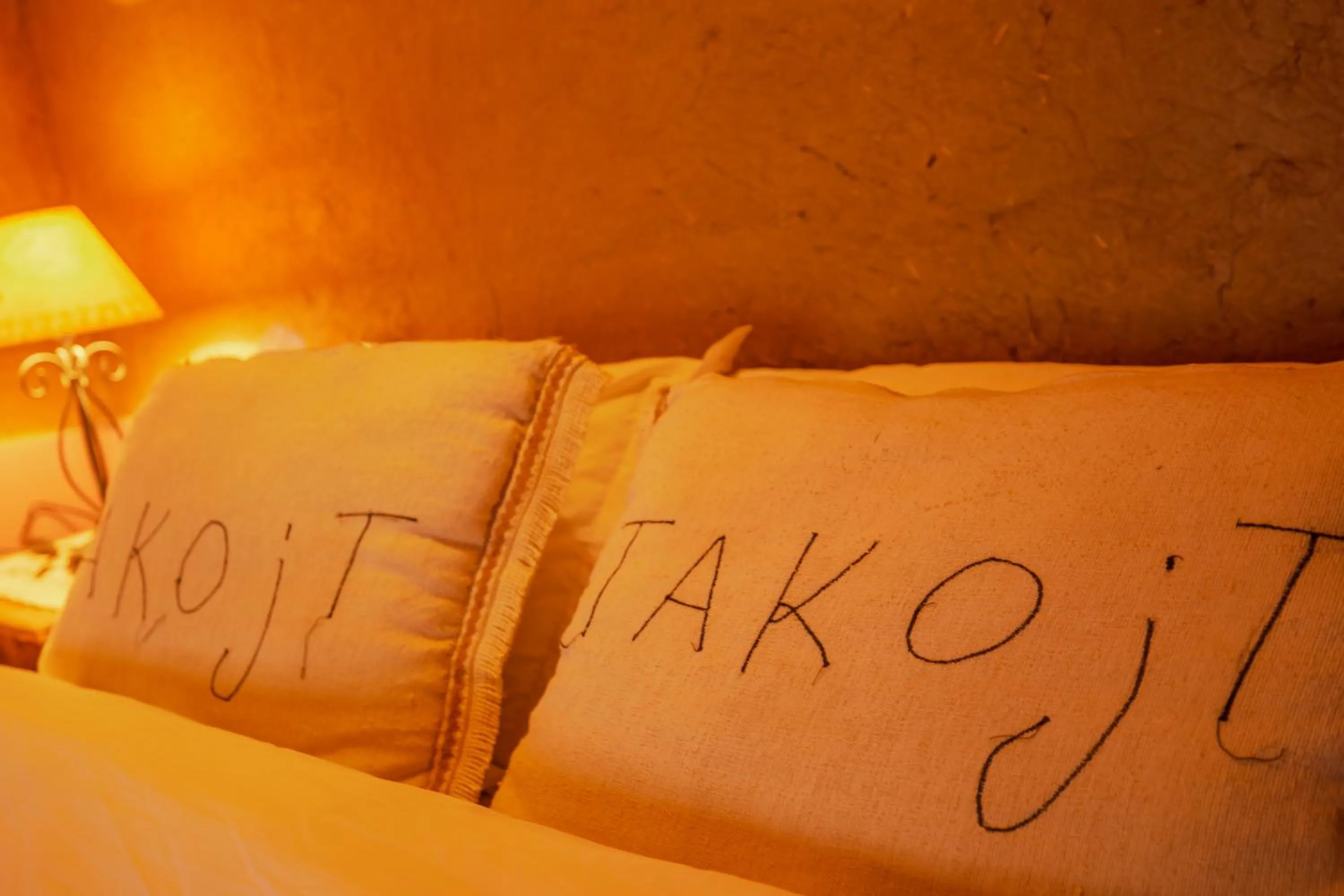 Bed in Takojt