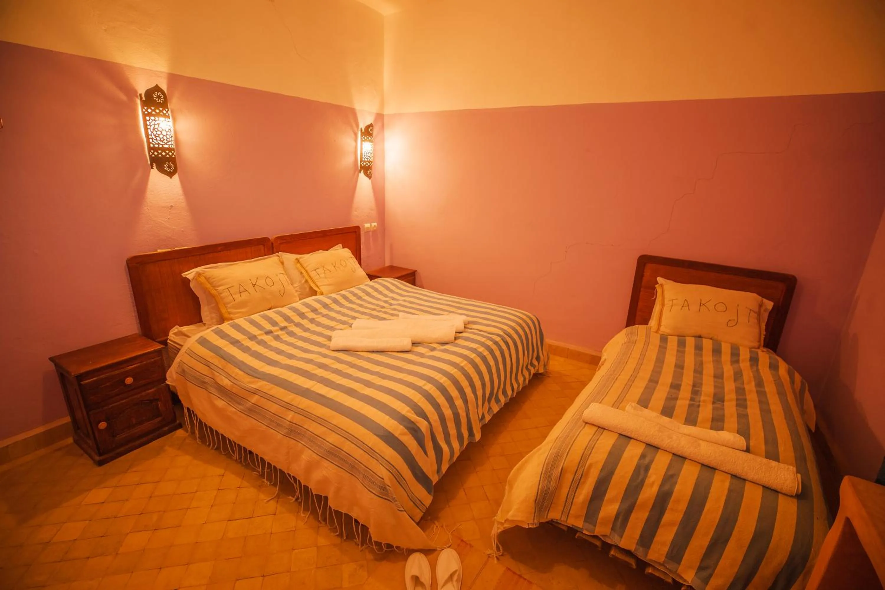 Bed in Takojt
