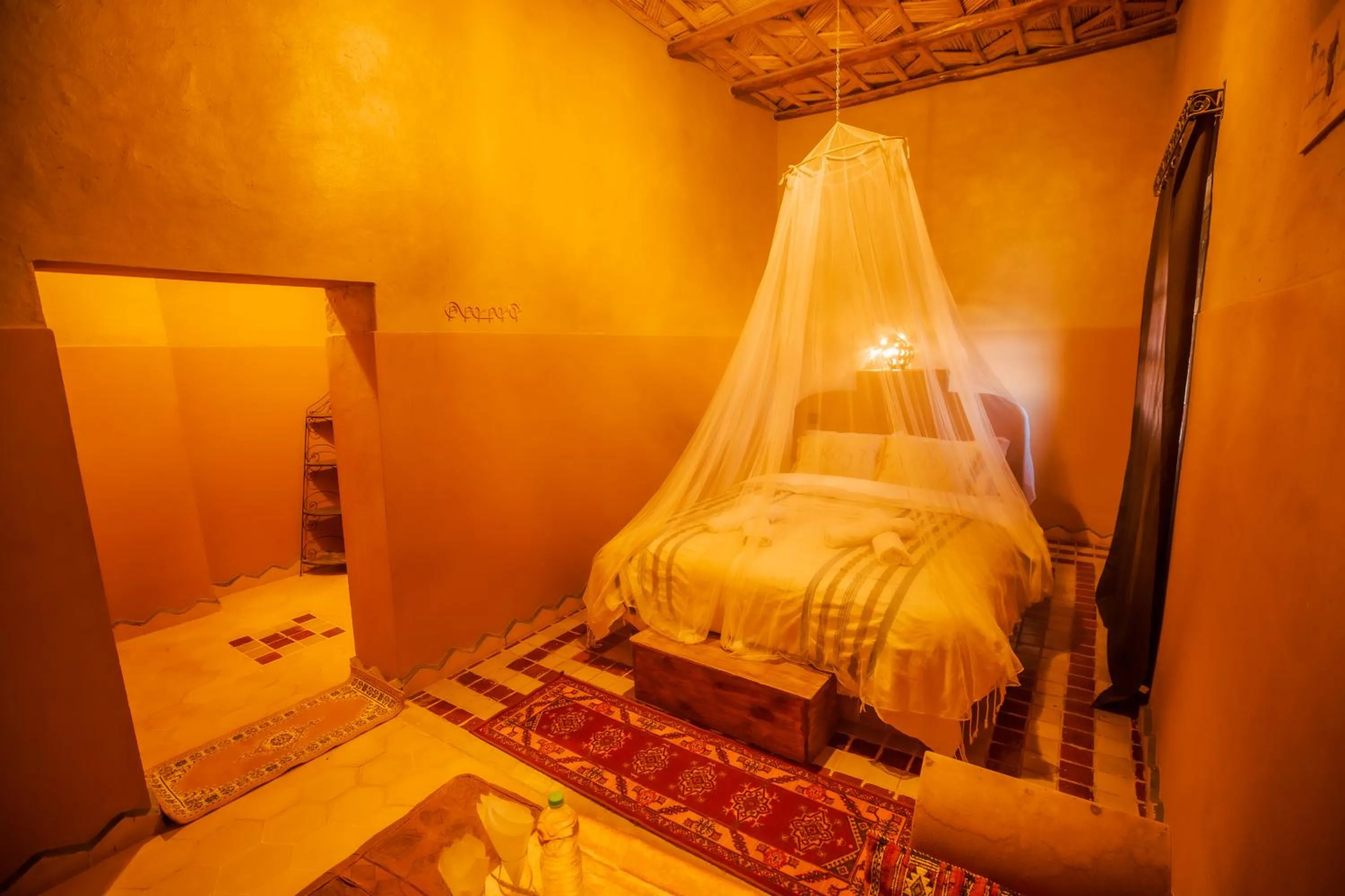 Bathroom, Bed in Takojt