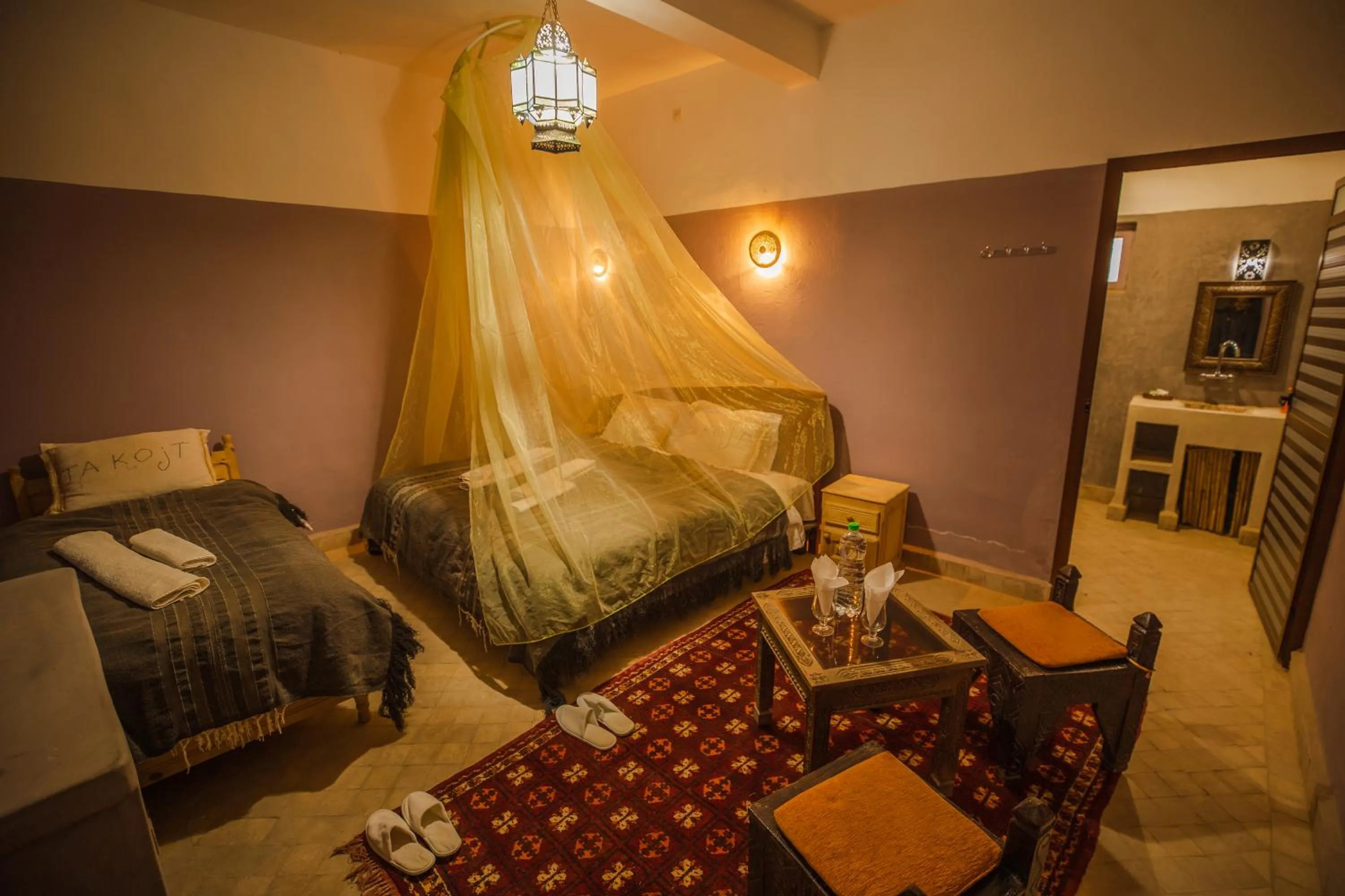 Bed in Takojt