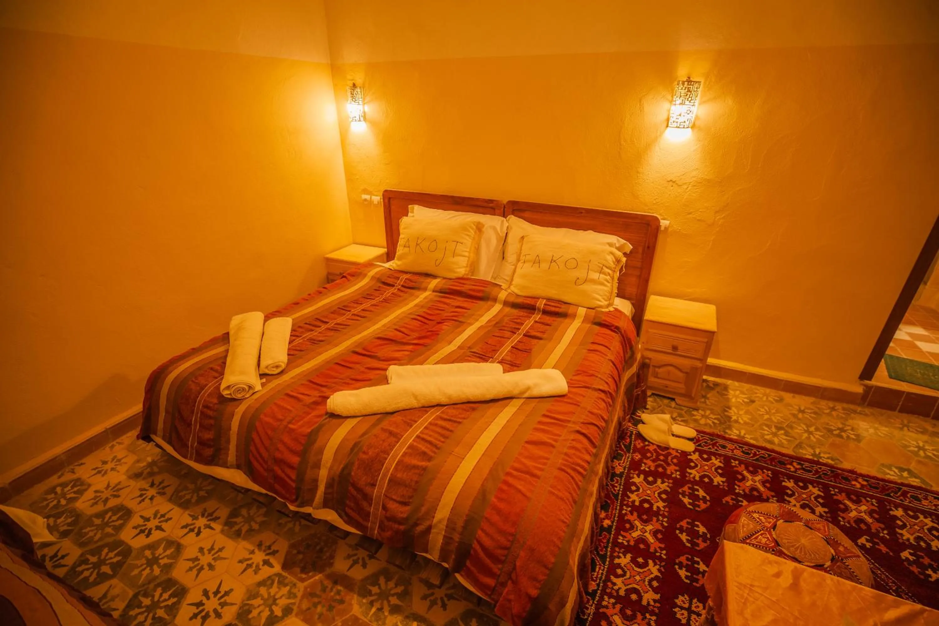 Bed in Takojt