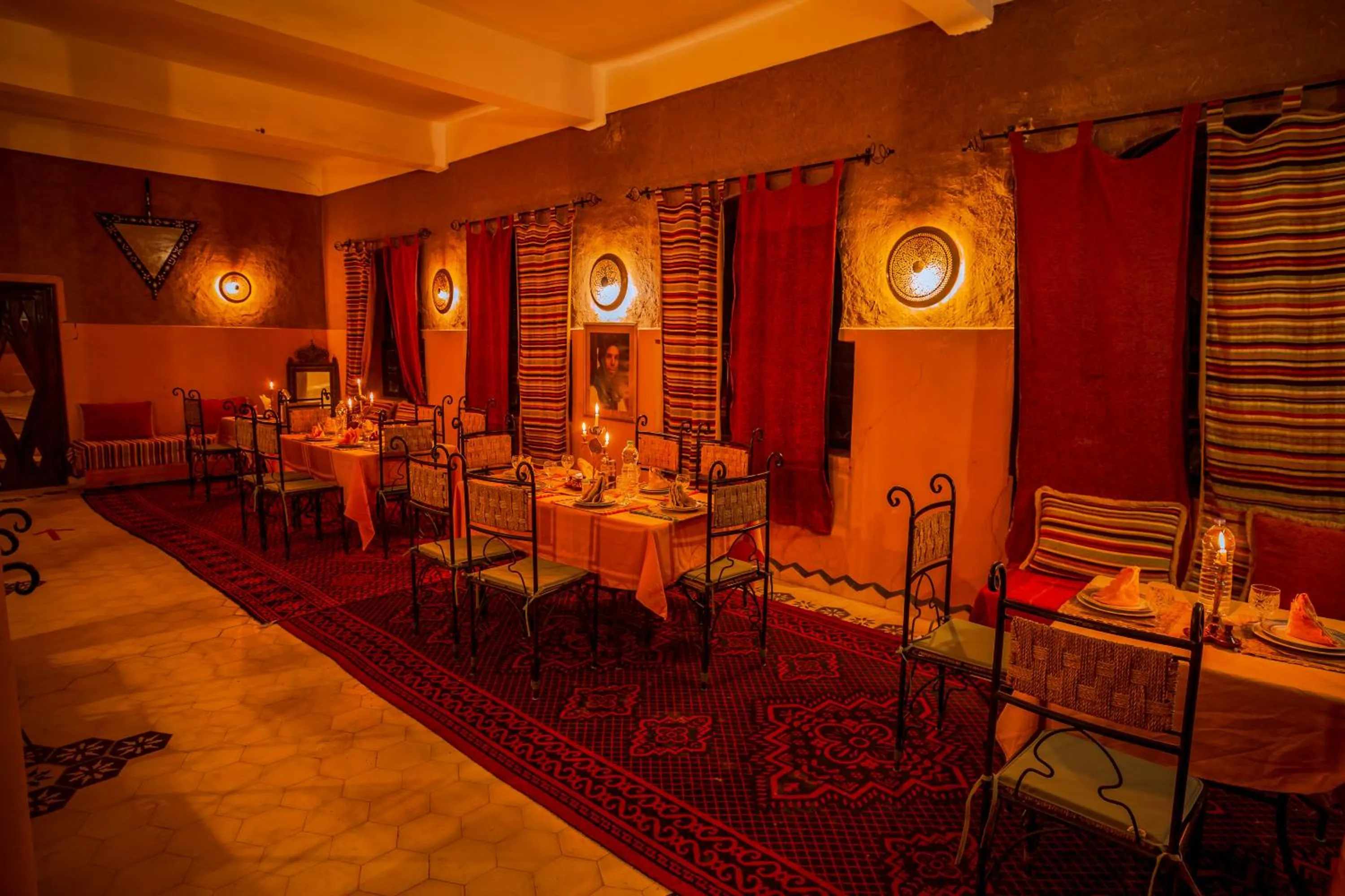 Restaurant/places to eat in Takojt