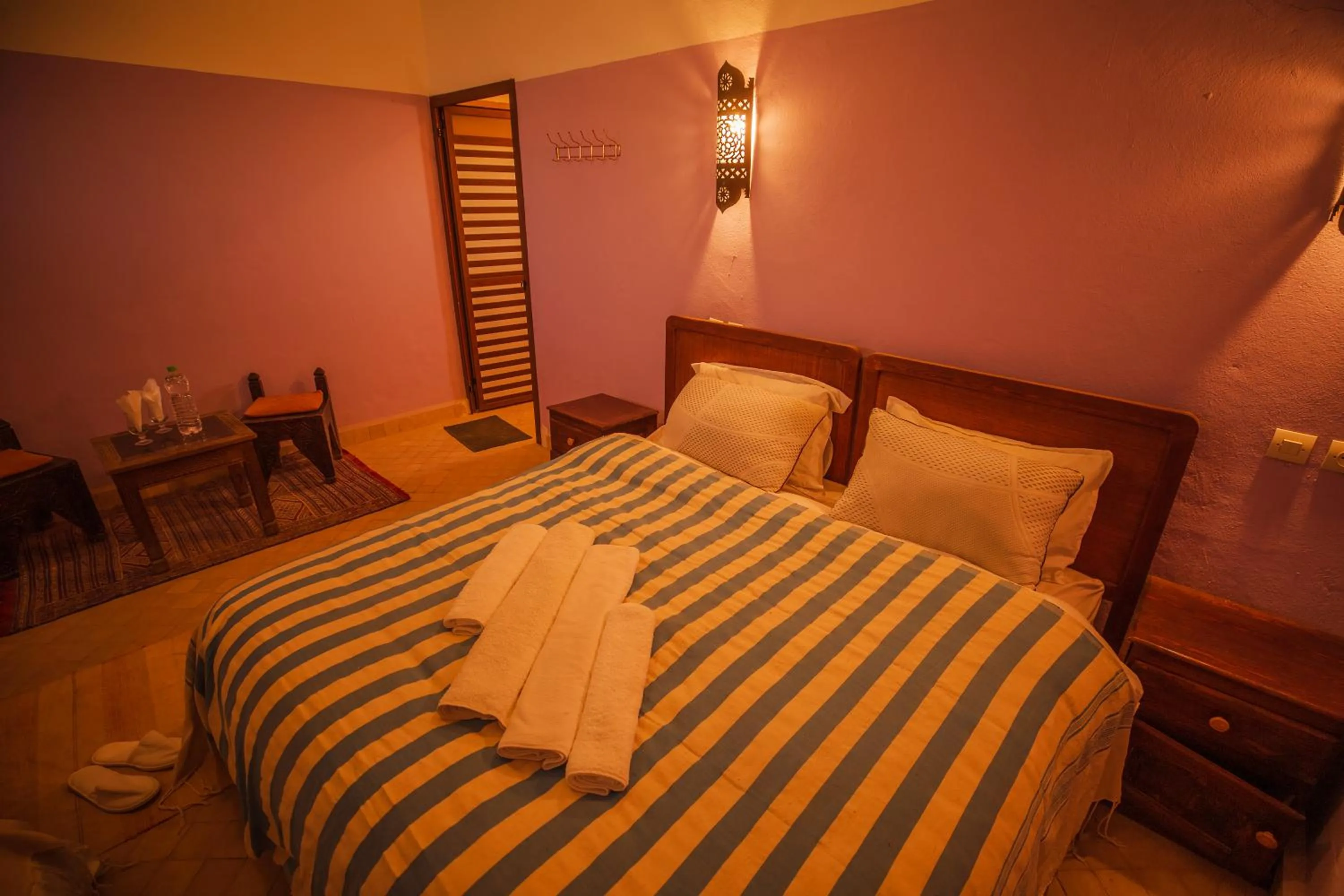 Bed in Takojt