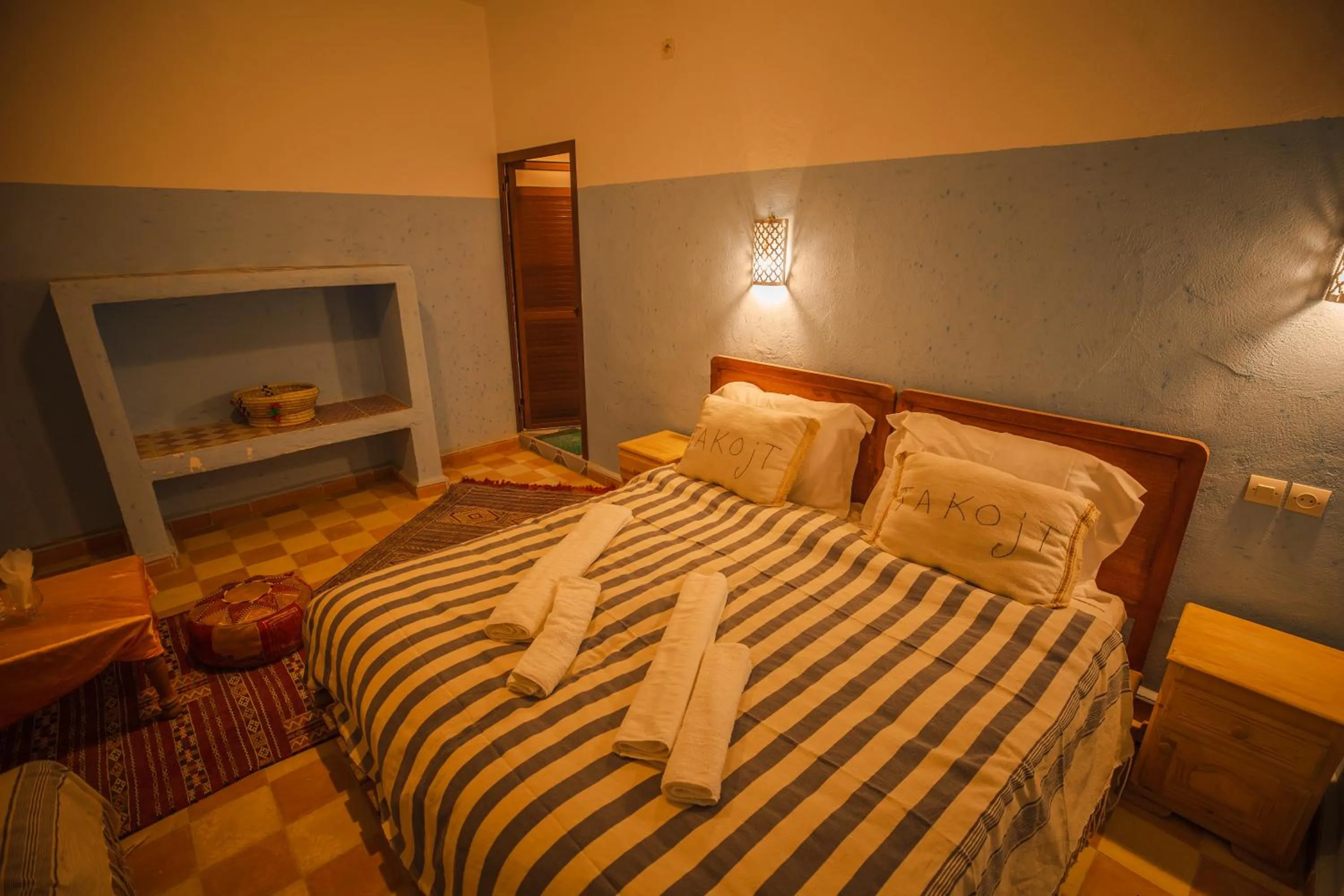 Bed in Takojt