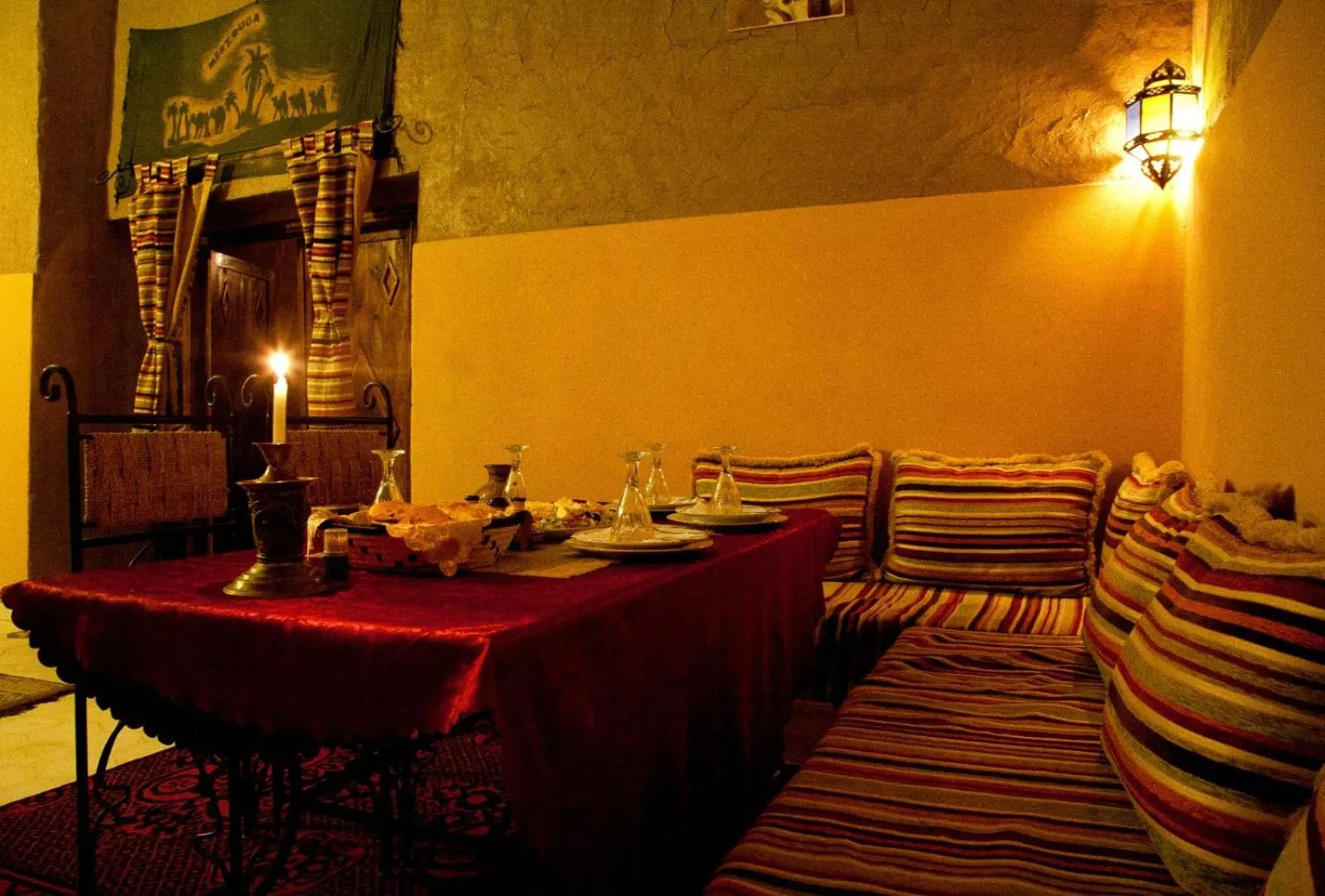 Restaurant/places to eat in Takojt